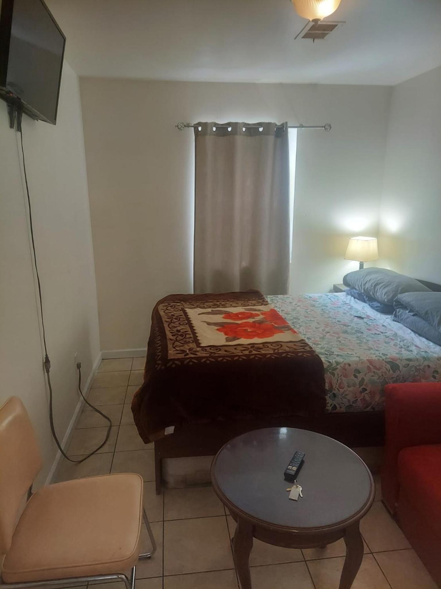 Queen Room photo 1