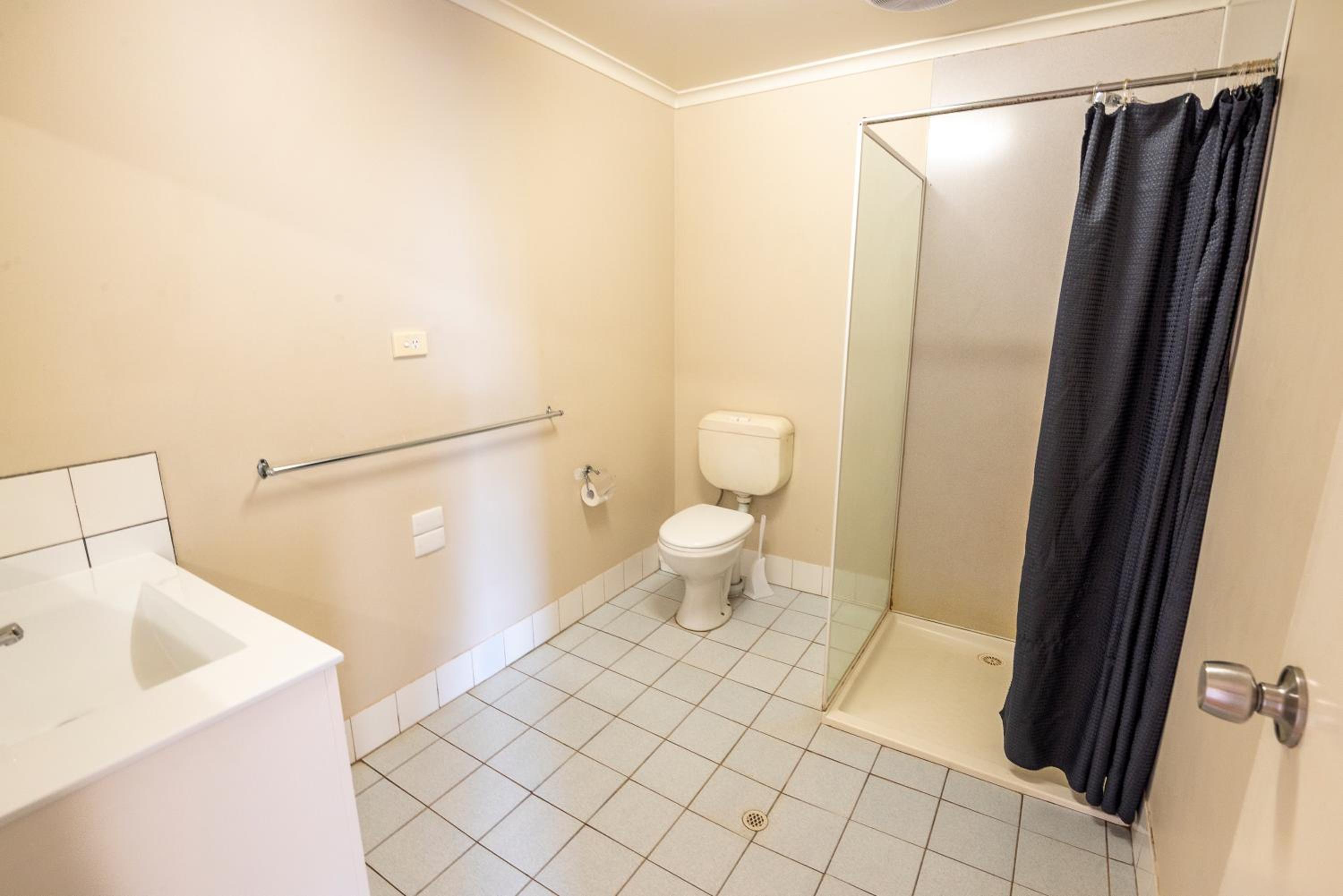 Three-Bedroom Apartment - Photo 17