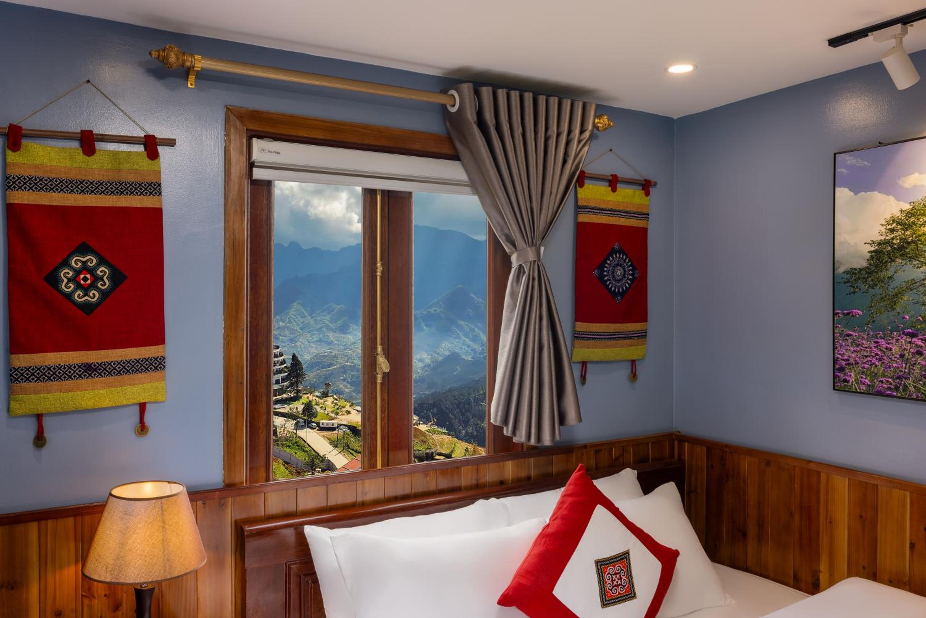 King Room With Mountain View photo 2