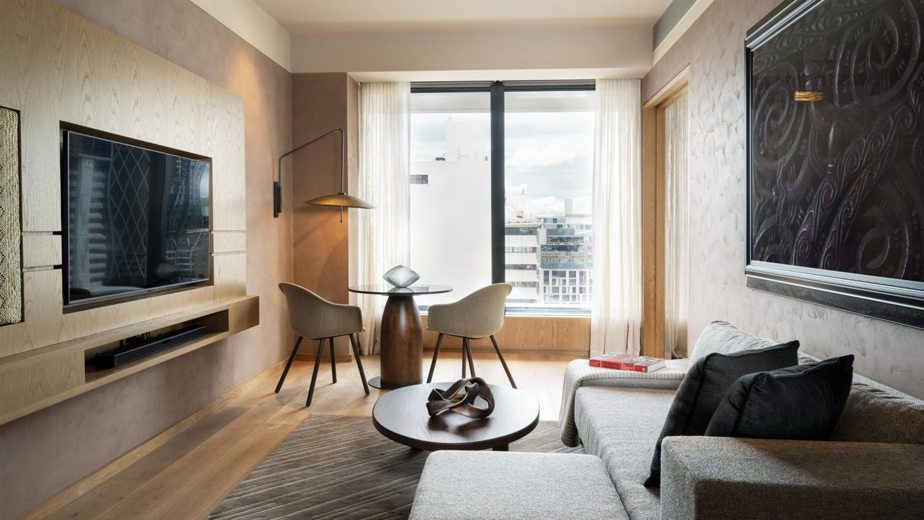 One-Bedroom Suite with Club Lounge Access - Photo 4