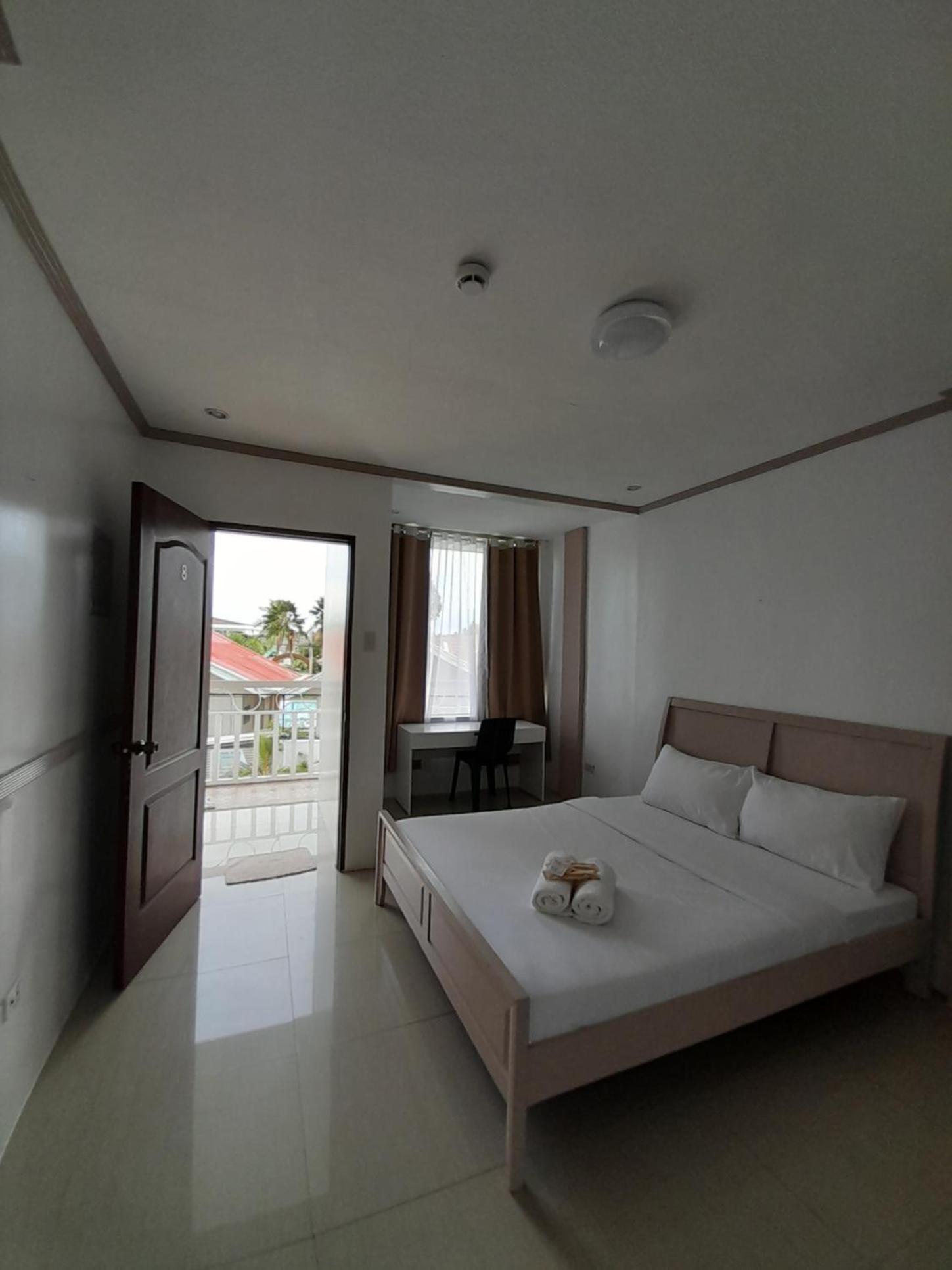 Double or Twin Room with Balcony - Photo 3
