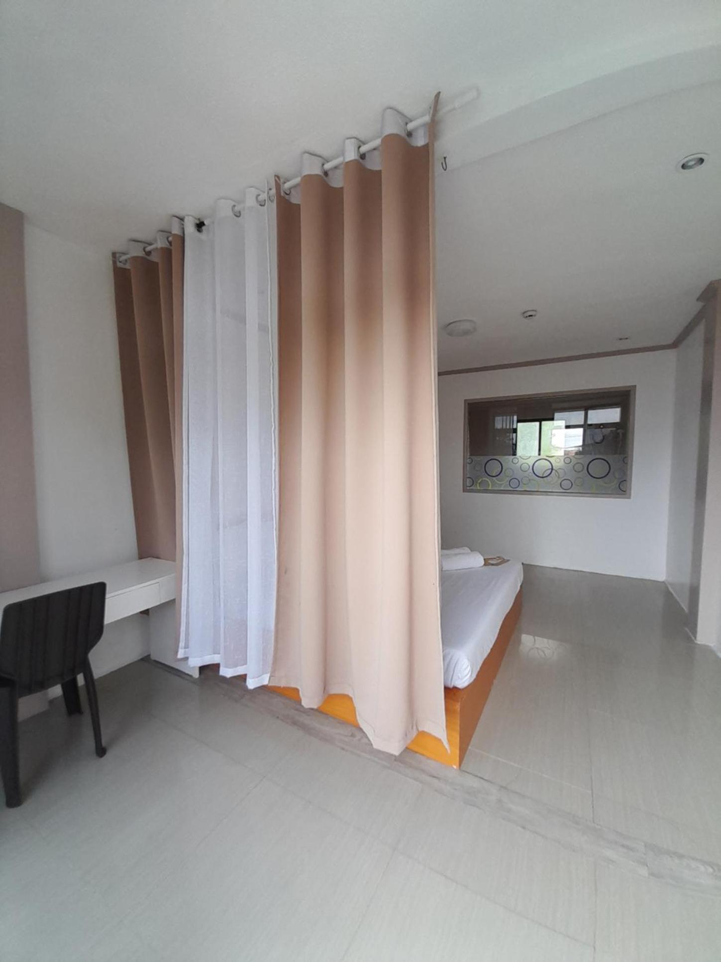 King Room with Pool View - Photo 2