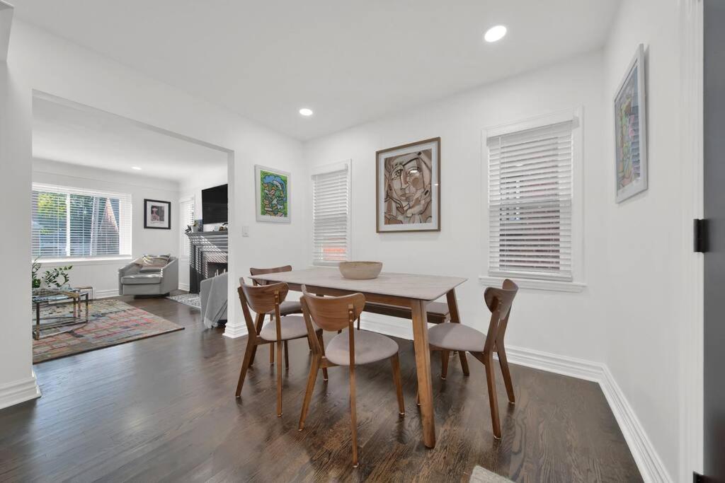 Three-Bedroom House photo 2
