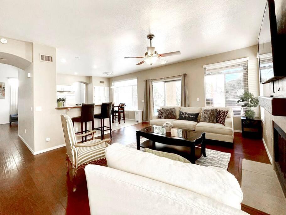 Four-Bedroom House photo 2