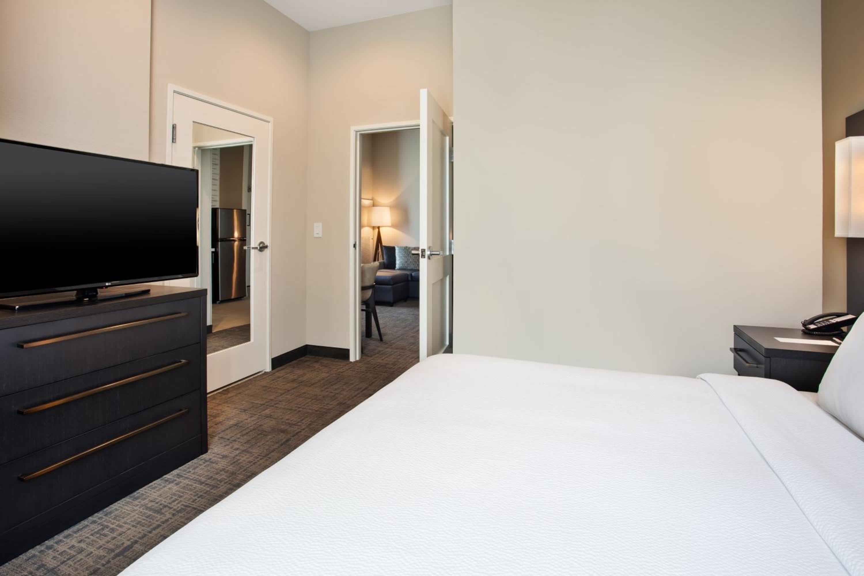 One-Bedroom King Suite with Sofa Bed - Photo 7