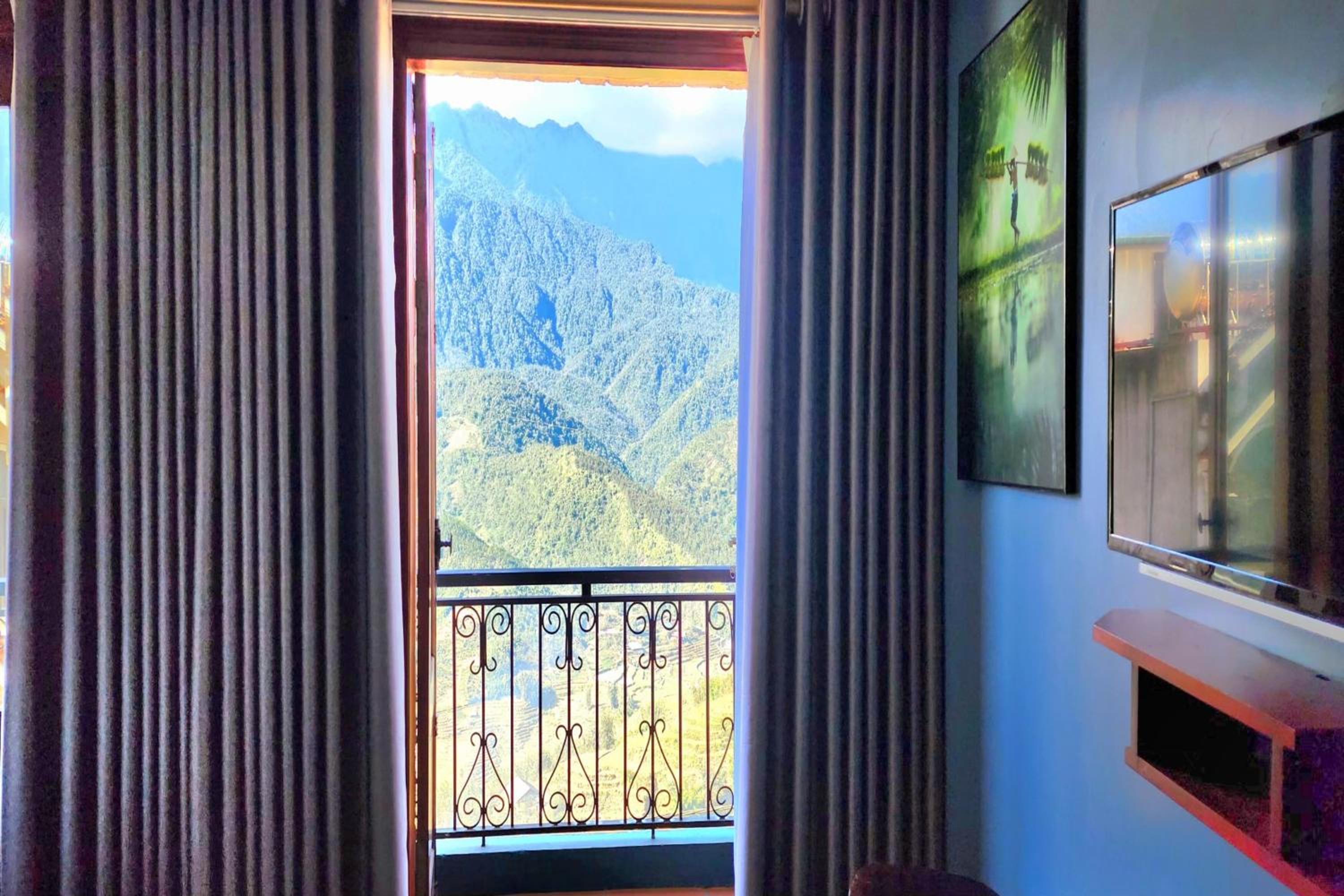 Deluxe Double Or Twin Room With Mountain View photo 3