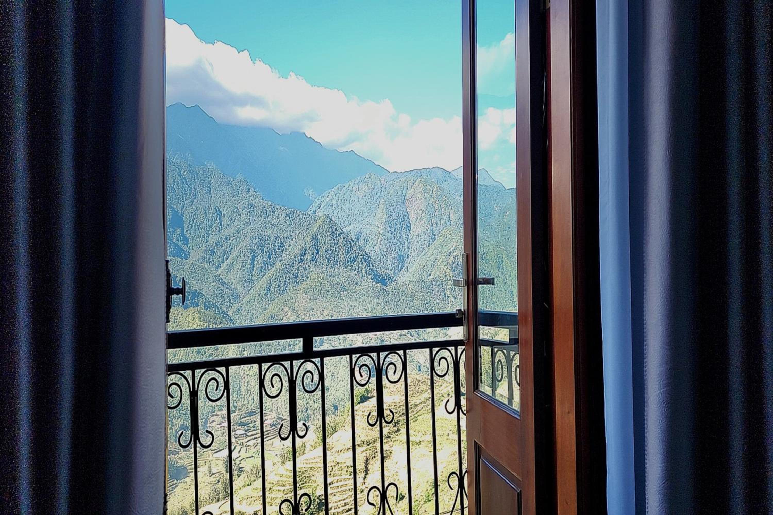 Deluxe Double Or Twin Room With Mountain View photo 2