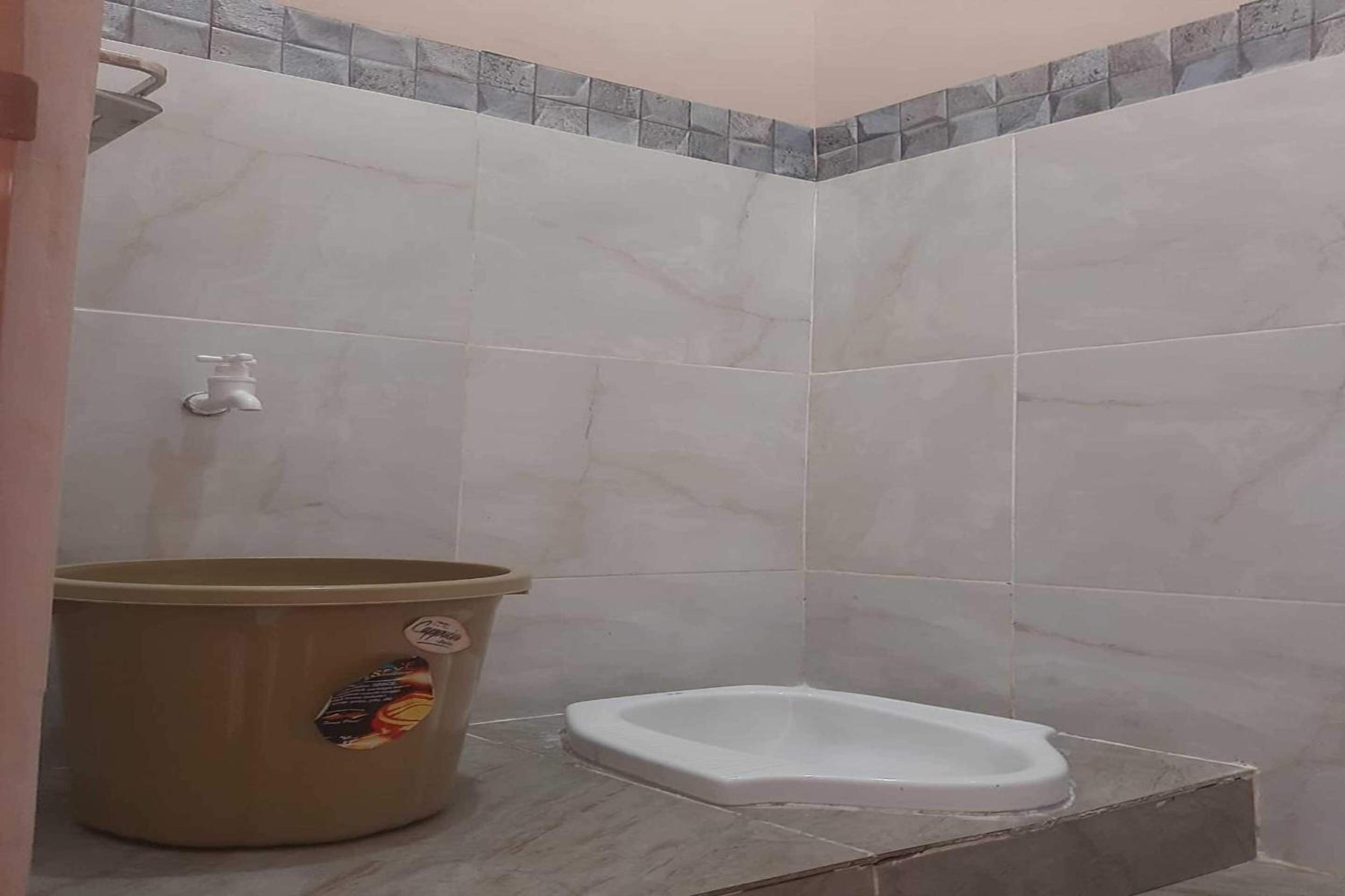 Budget Double Room - Photo 2