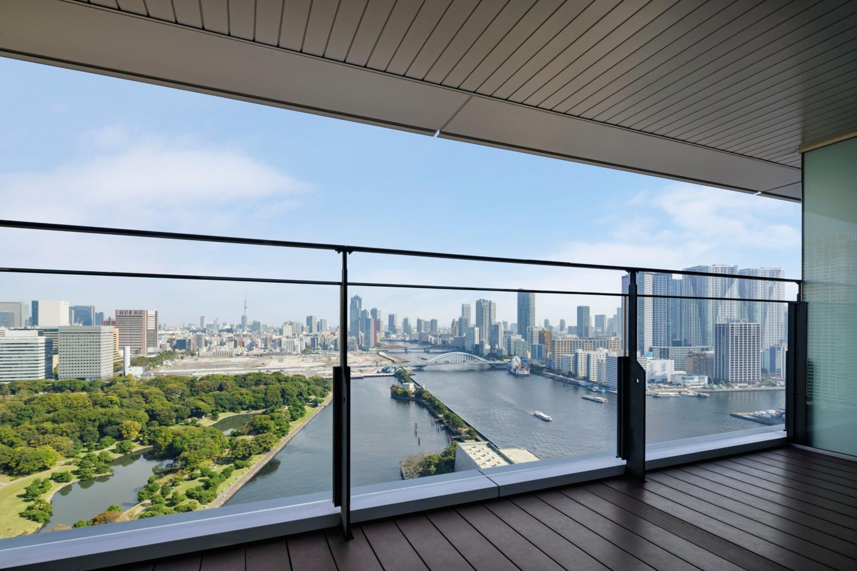 Chapter 2 King Garden View Executive (High Floor) with Balcony photo 3