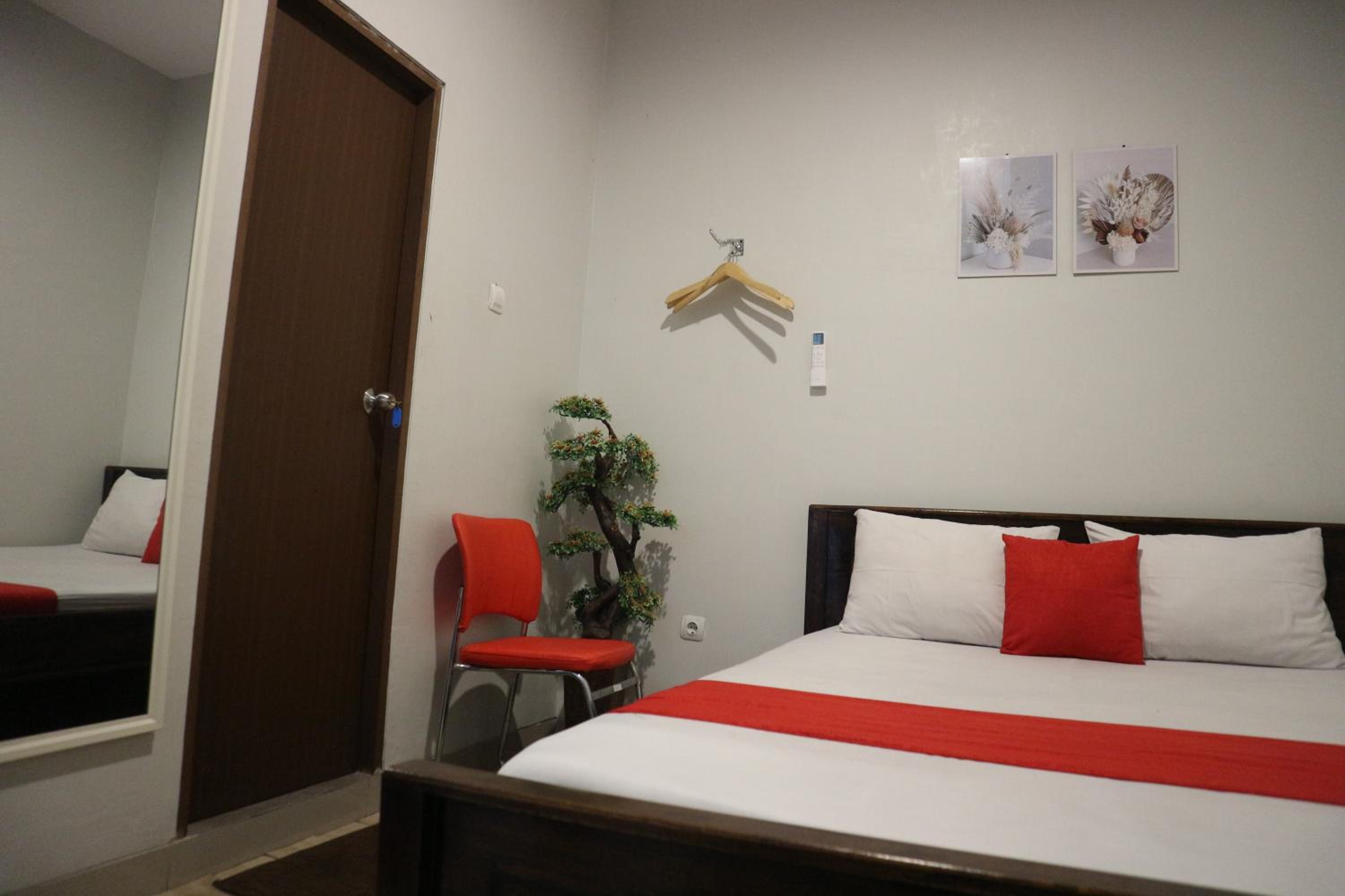 Double Room - Photo 7