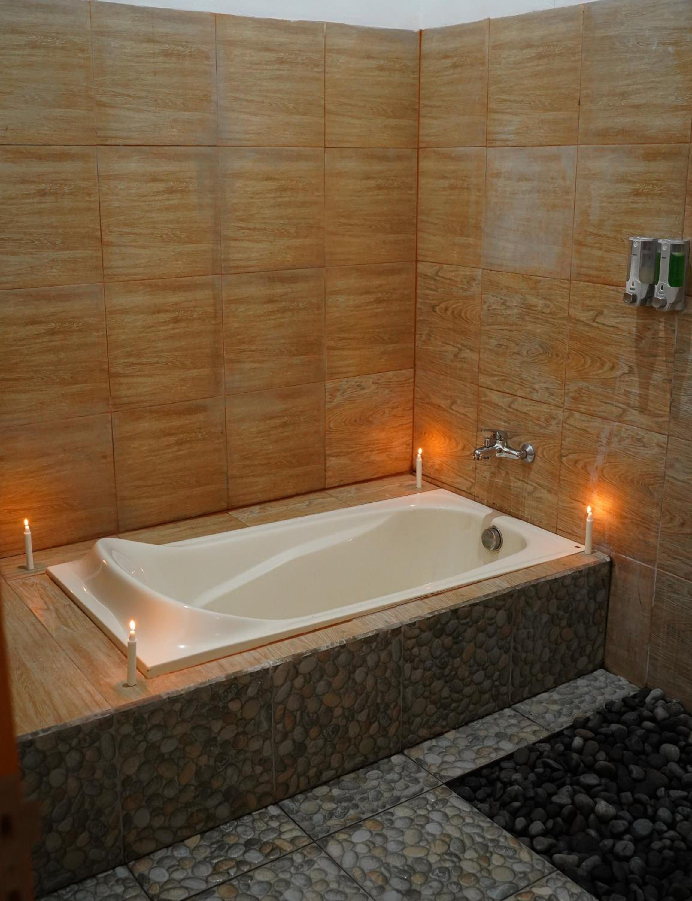 Deluxe Double Room - Photo 41