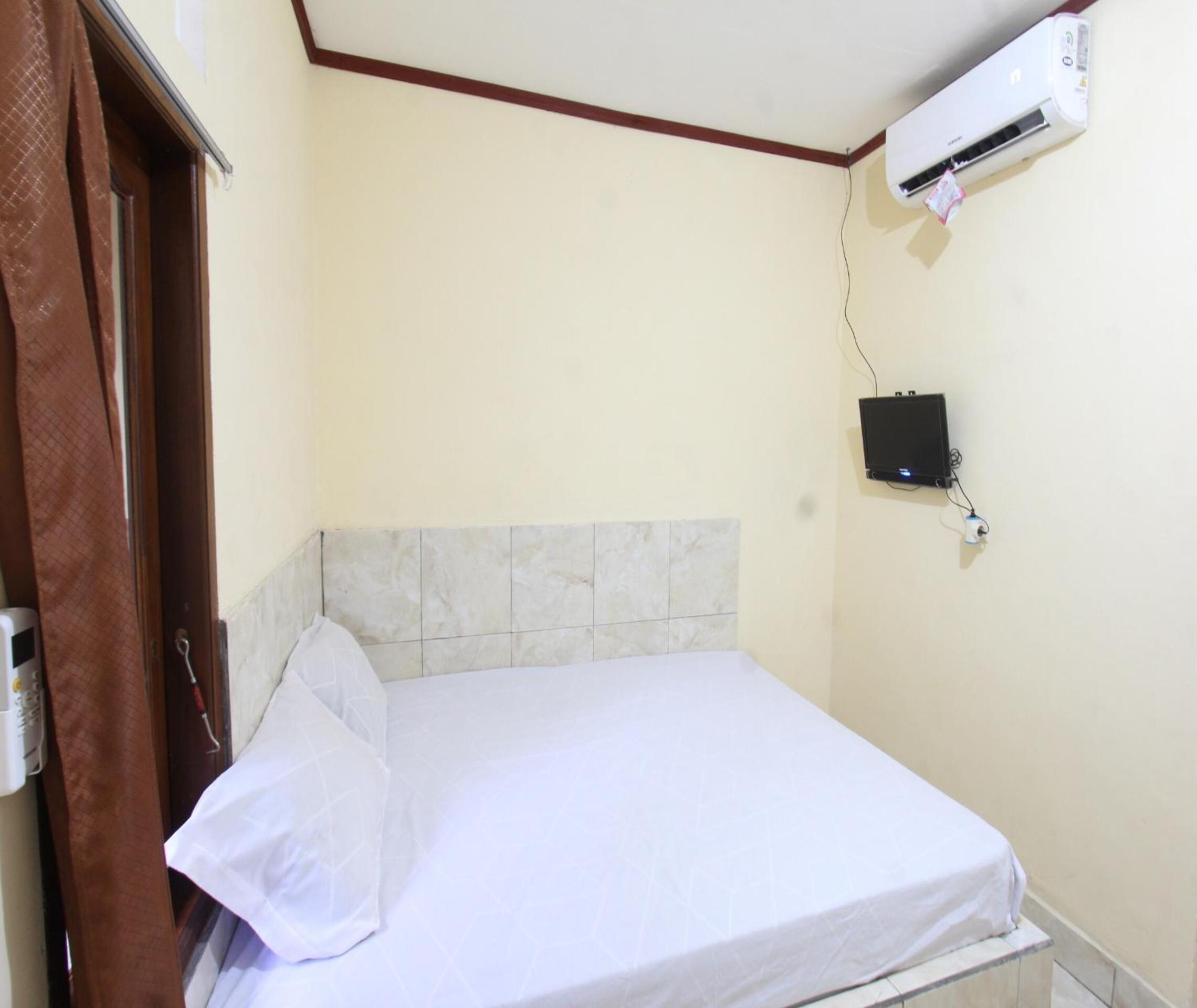 Deluxe King Room photo 2