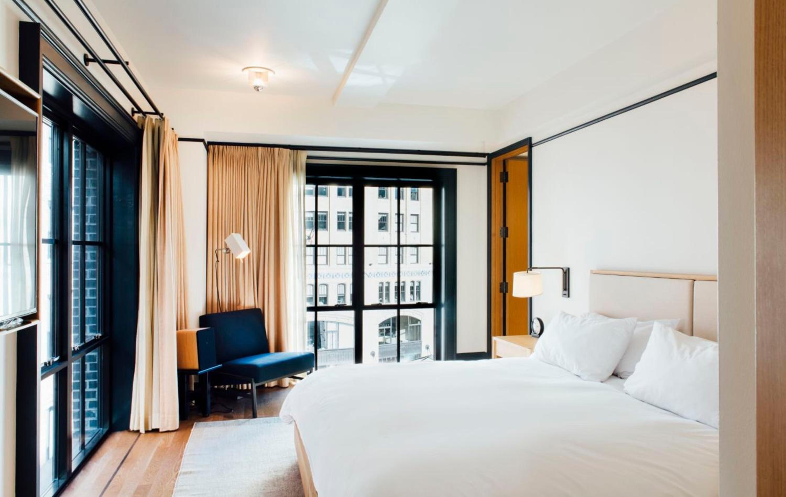 Deluxe King Room