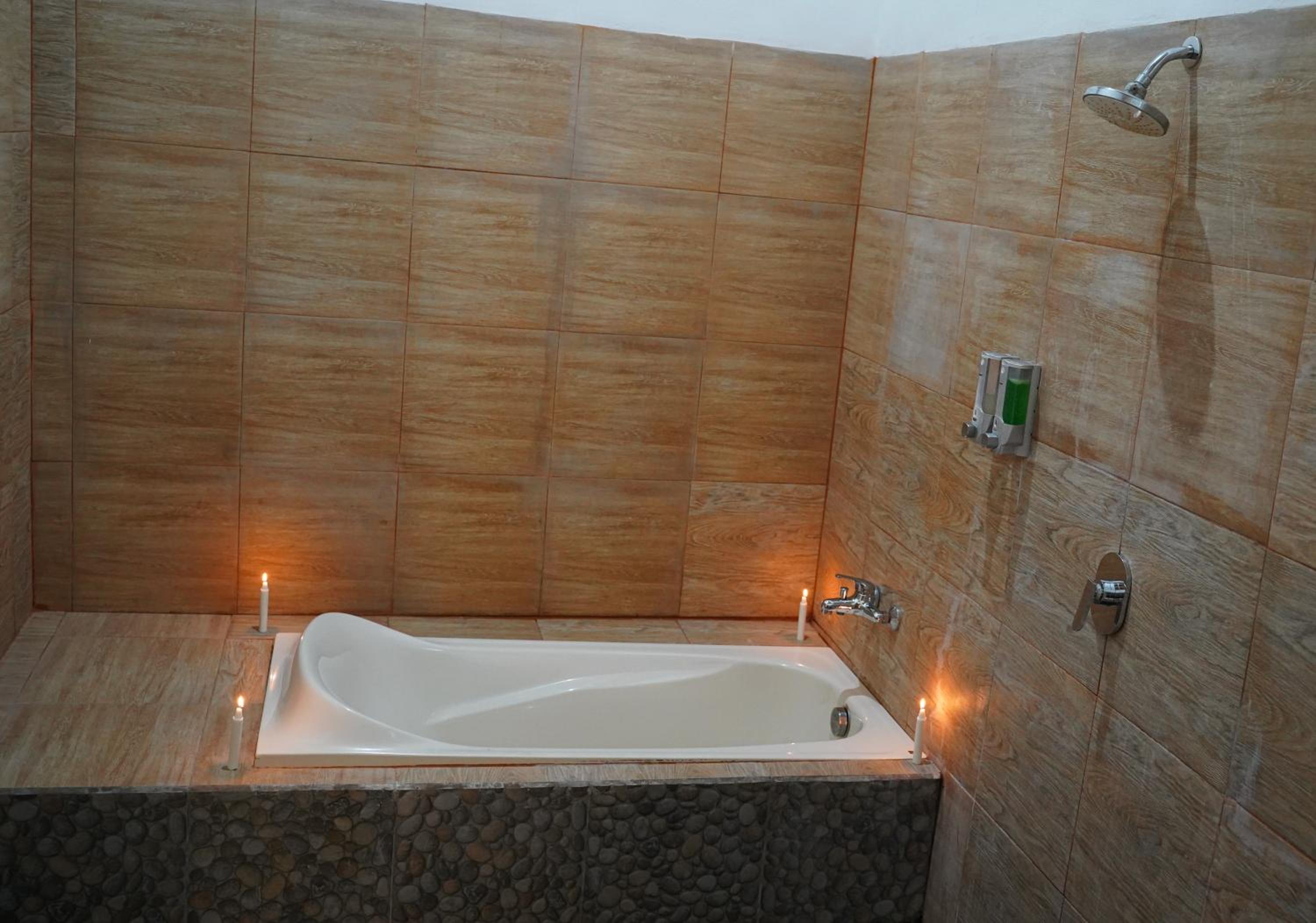 Deluxe Double Room - Photo 26