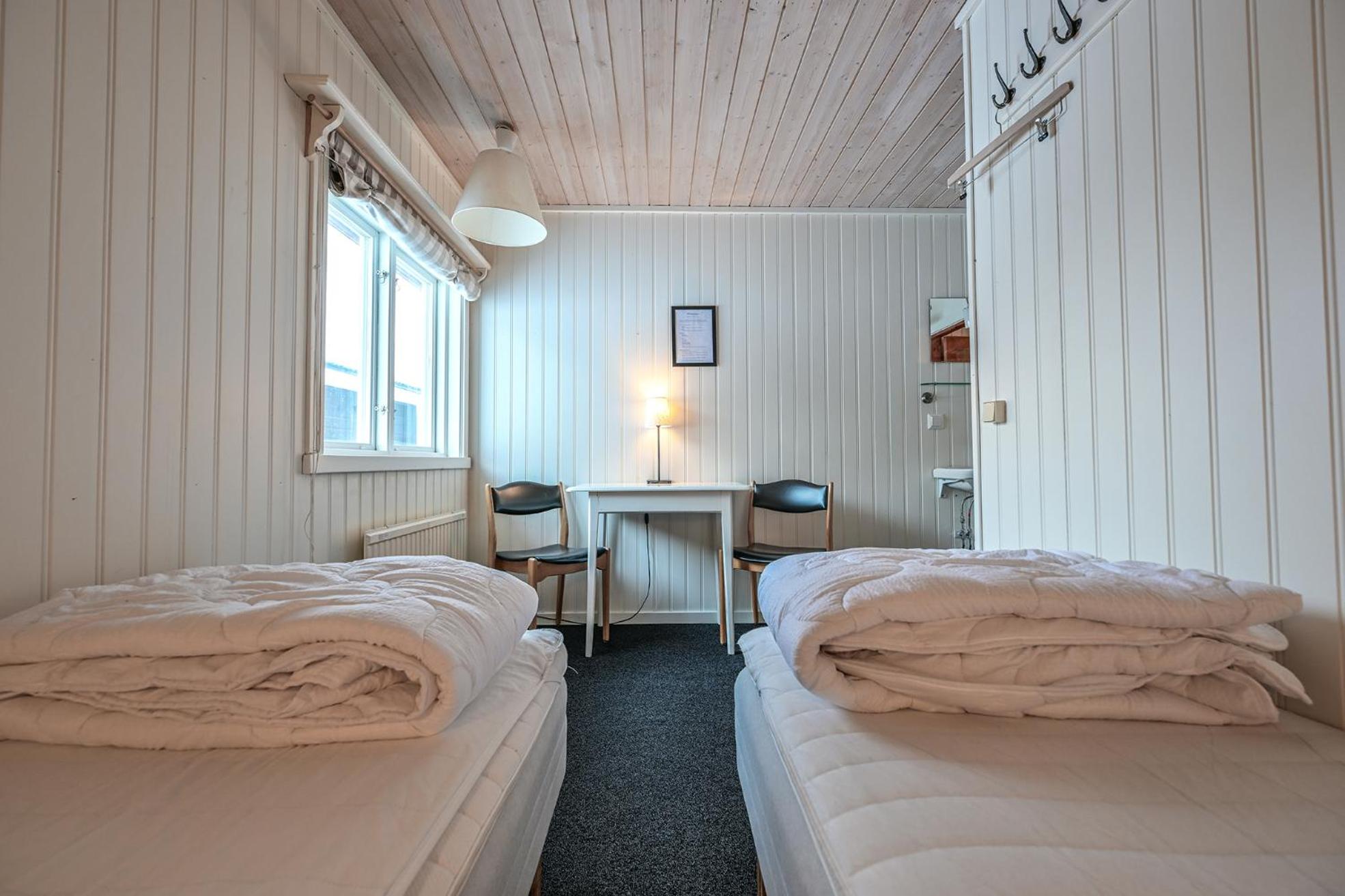 Double Room with Shared Bathroom photo 2