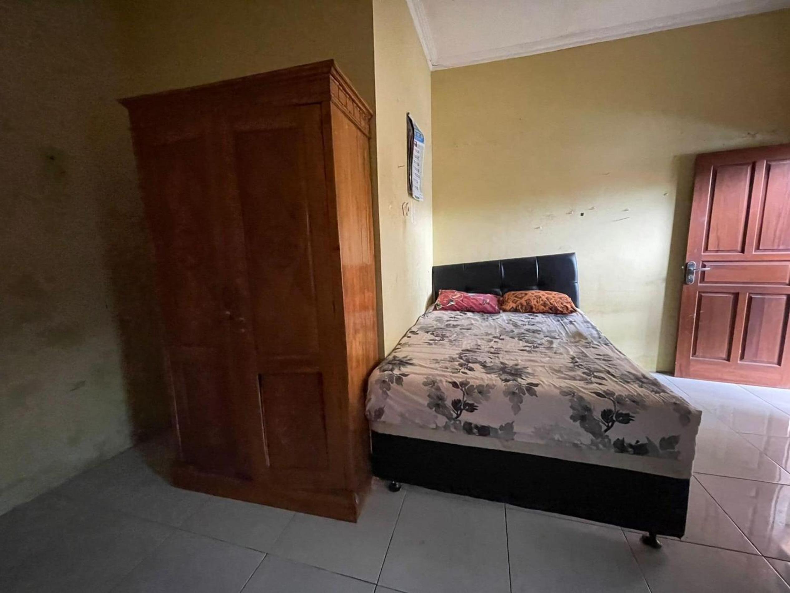 Economy Double Room photo 2