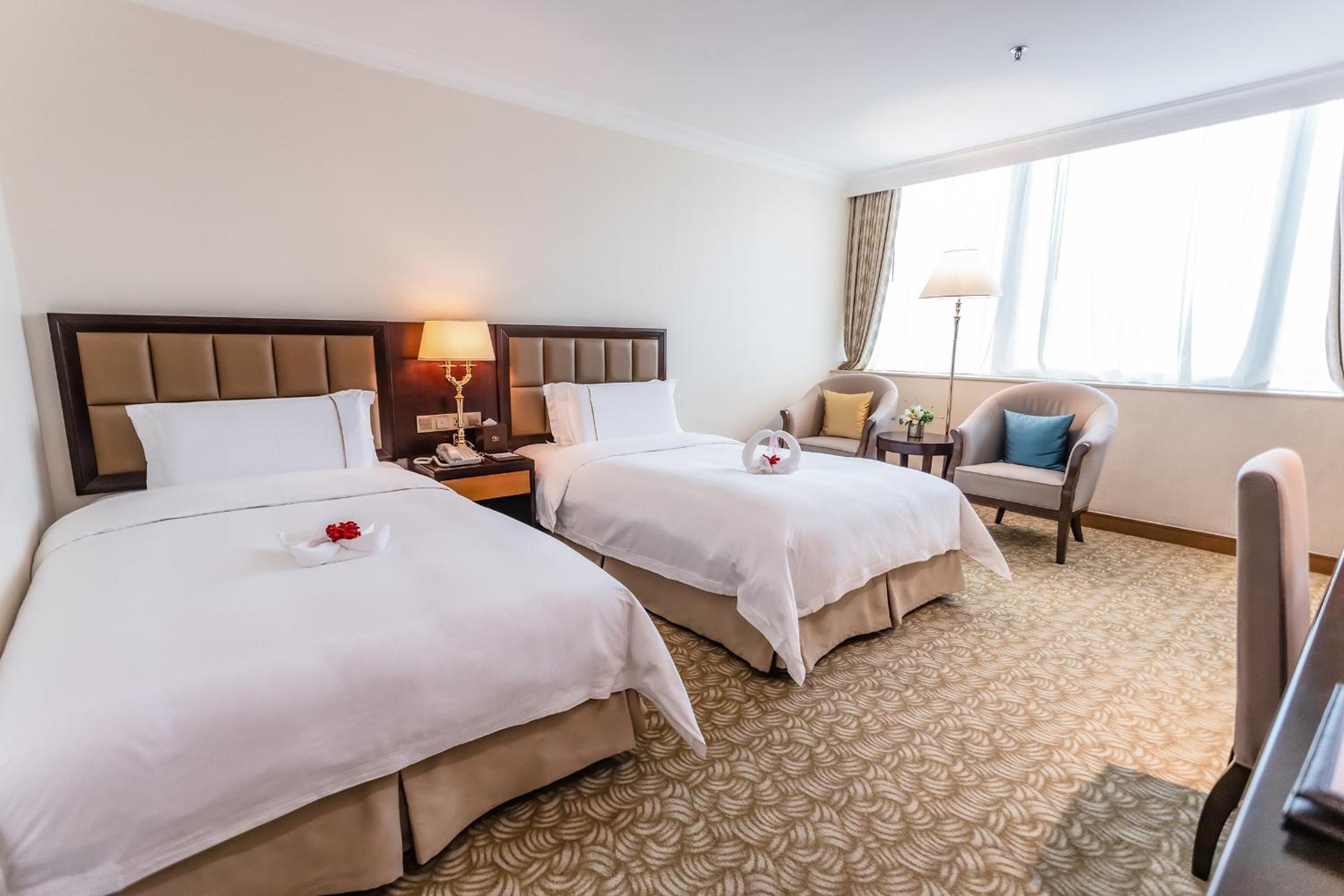 Business Twin Room - Photo 1