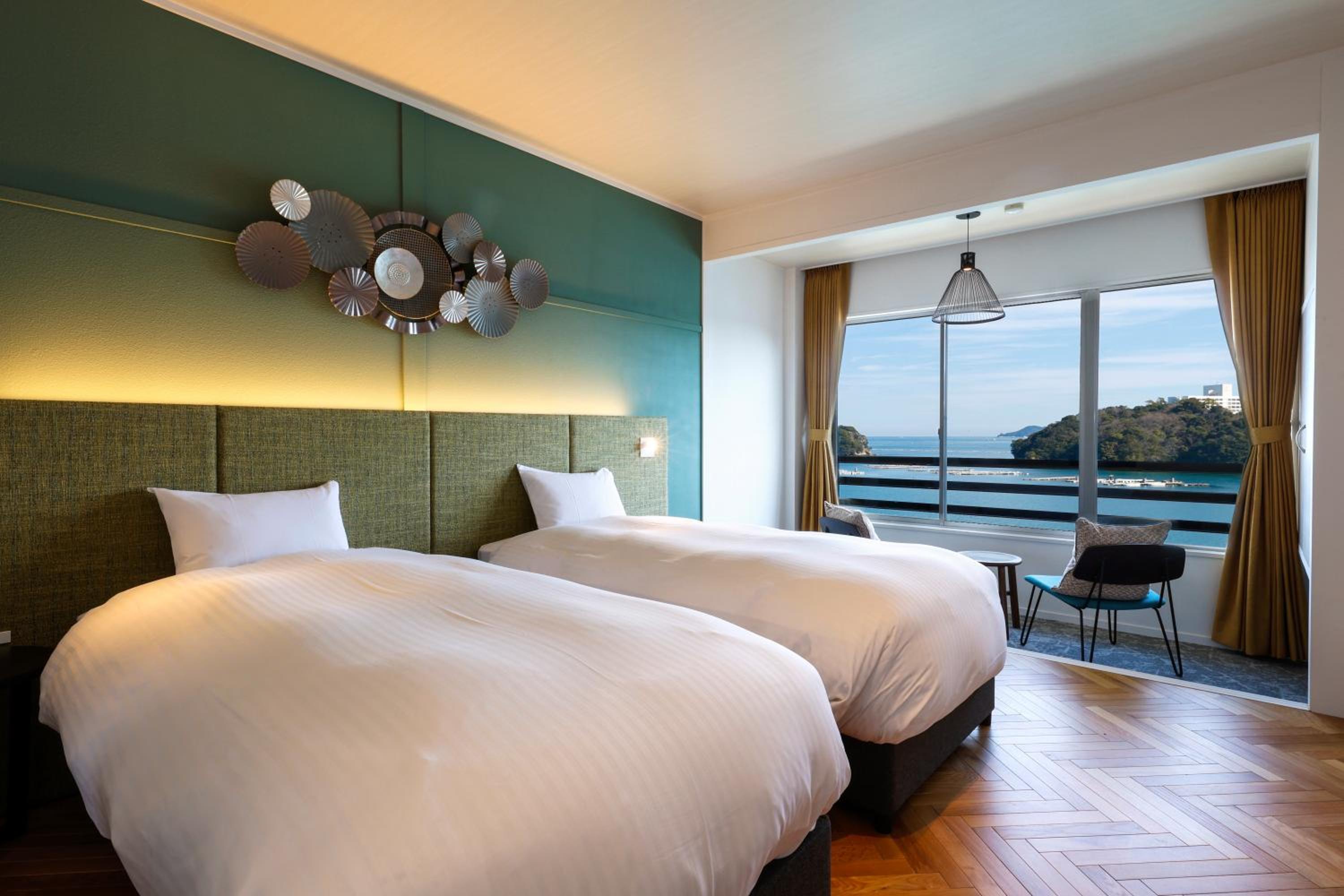 Standard Twin Room with Sea View - Photo 8