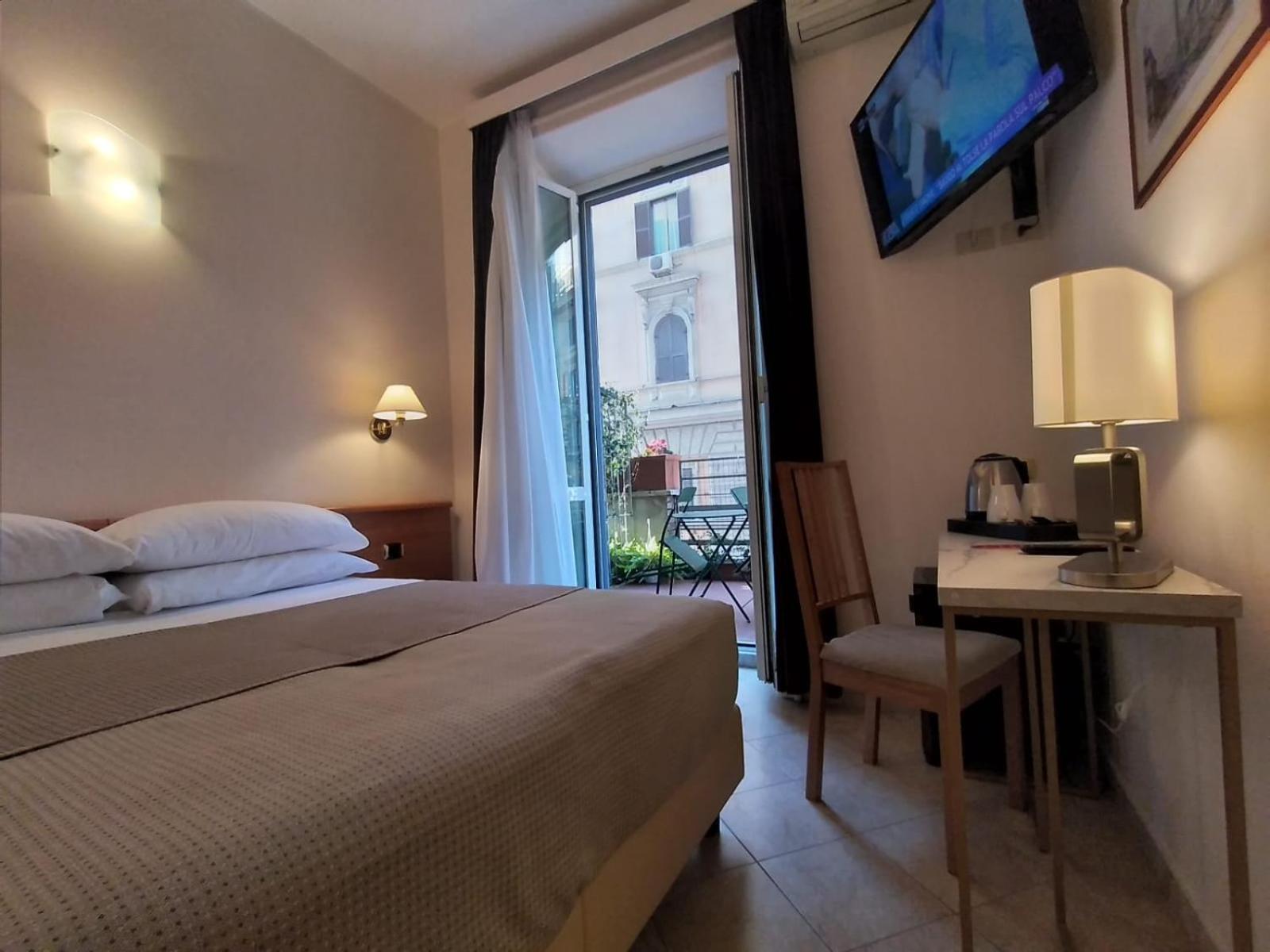 Double or Twin Room with Balcony photo 1