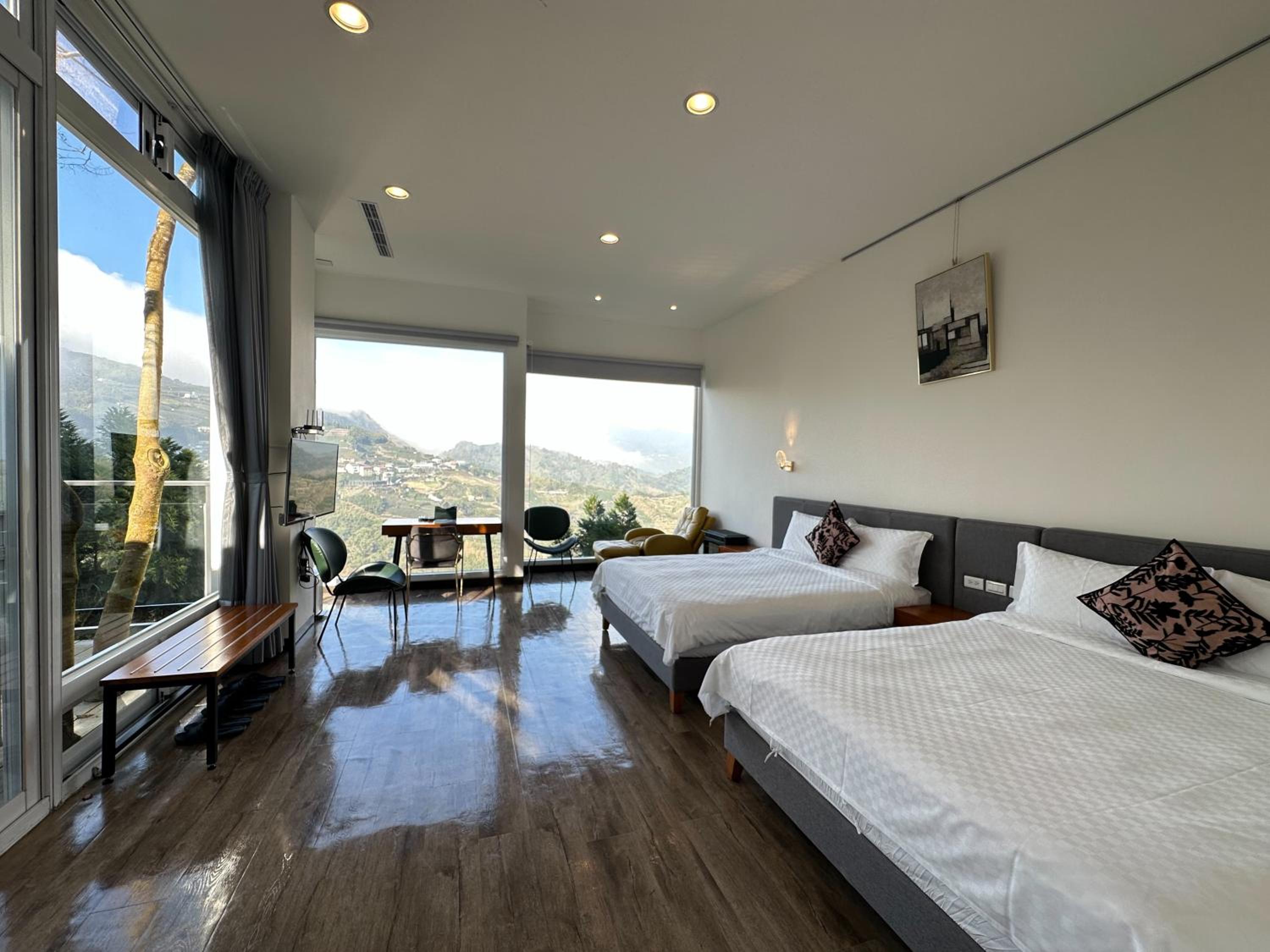 Twin Room with Mountain View