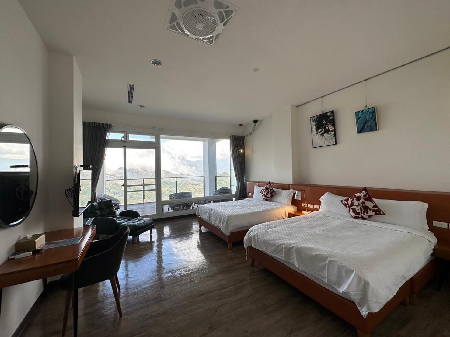 Twin Room with Mountain View