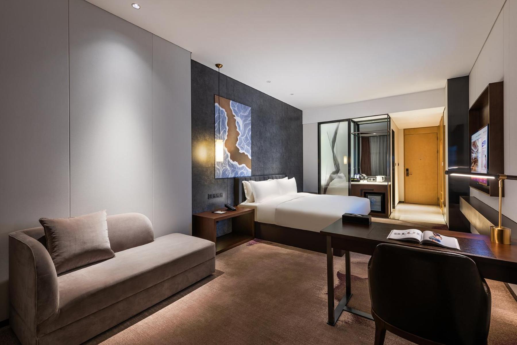 Deluxe King Room