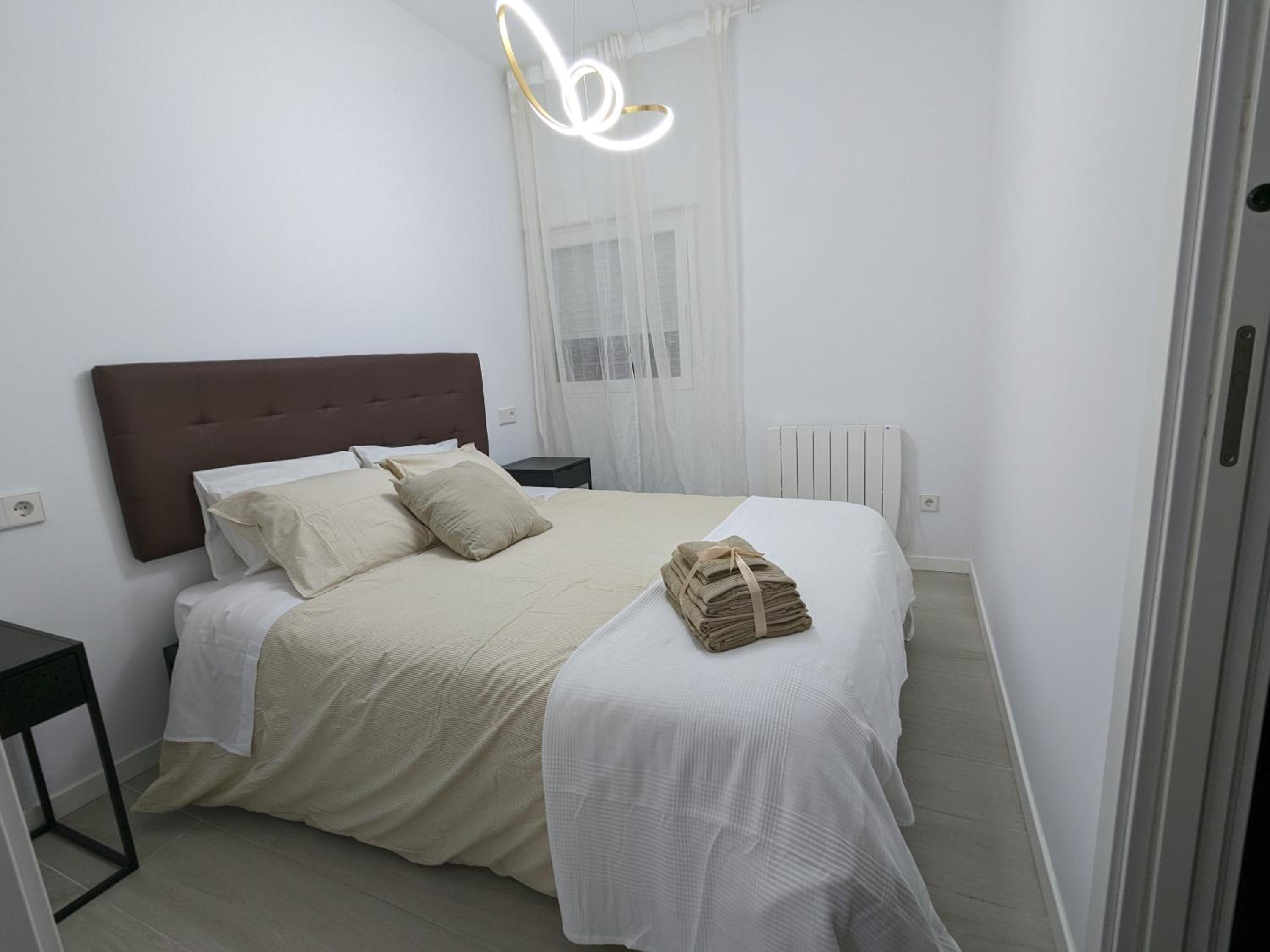 One-Bedroom Apartment photo 2