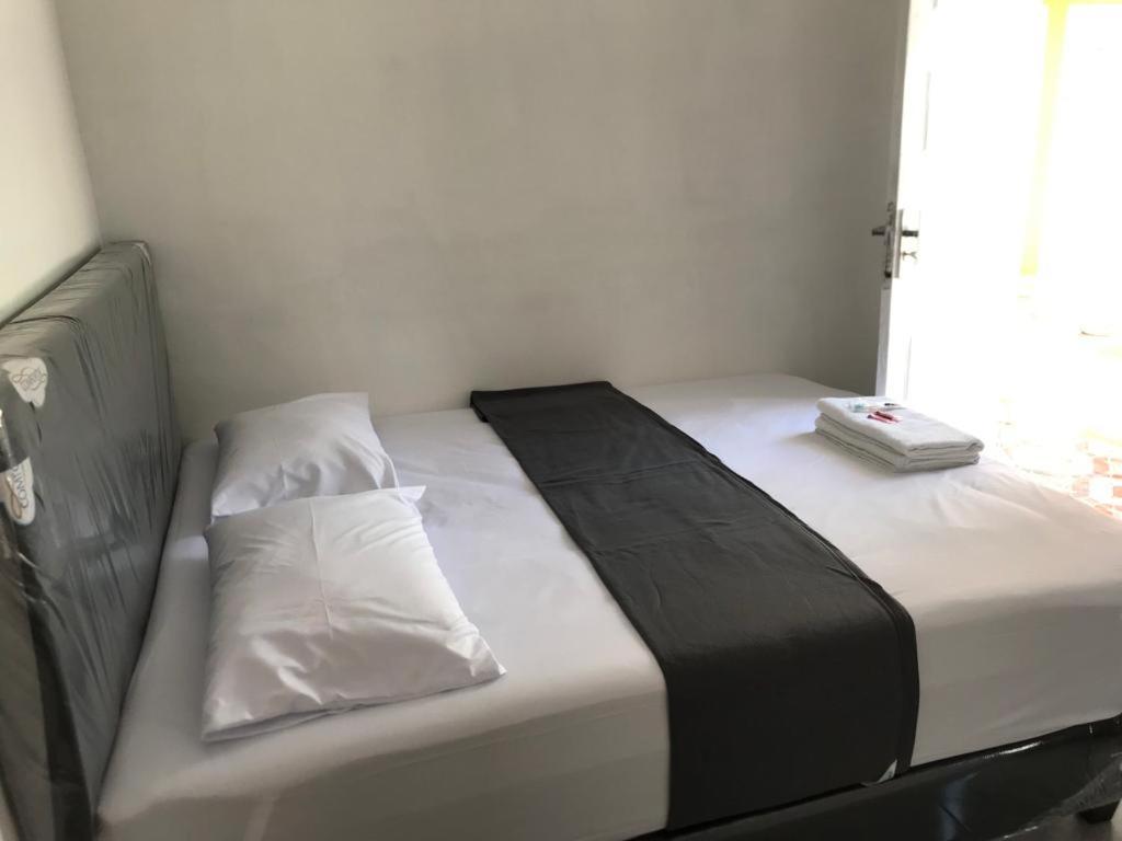 Standard Double or Twin Room - Photo 2