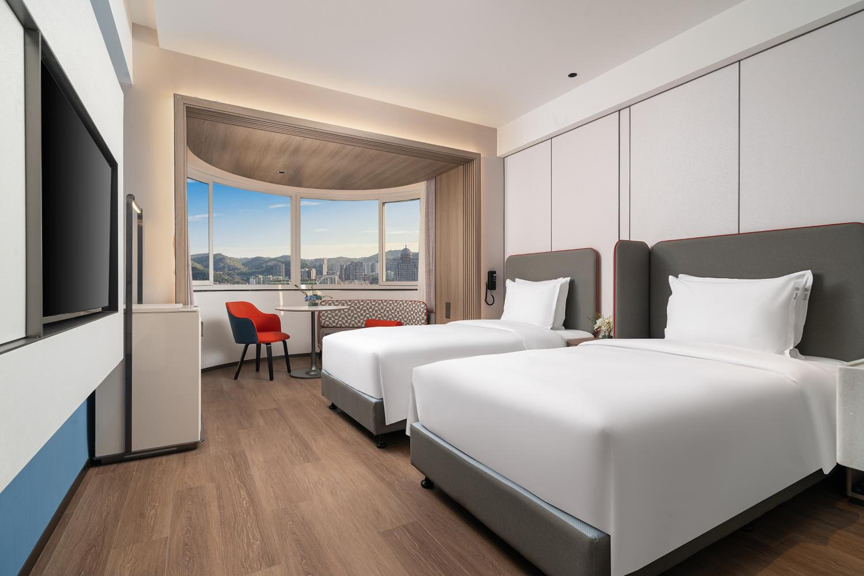Standard Twin Room with City View