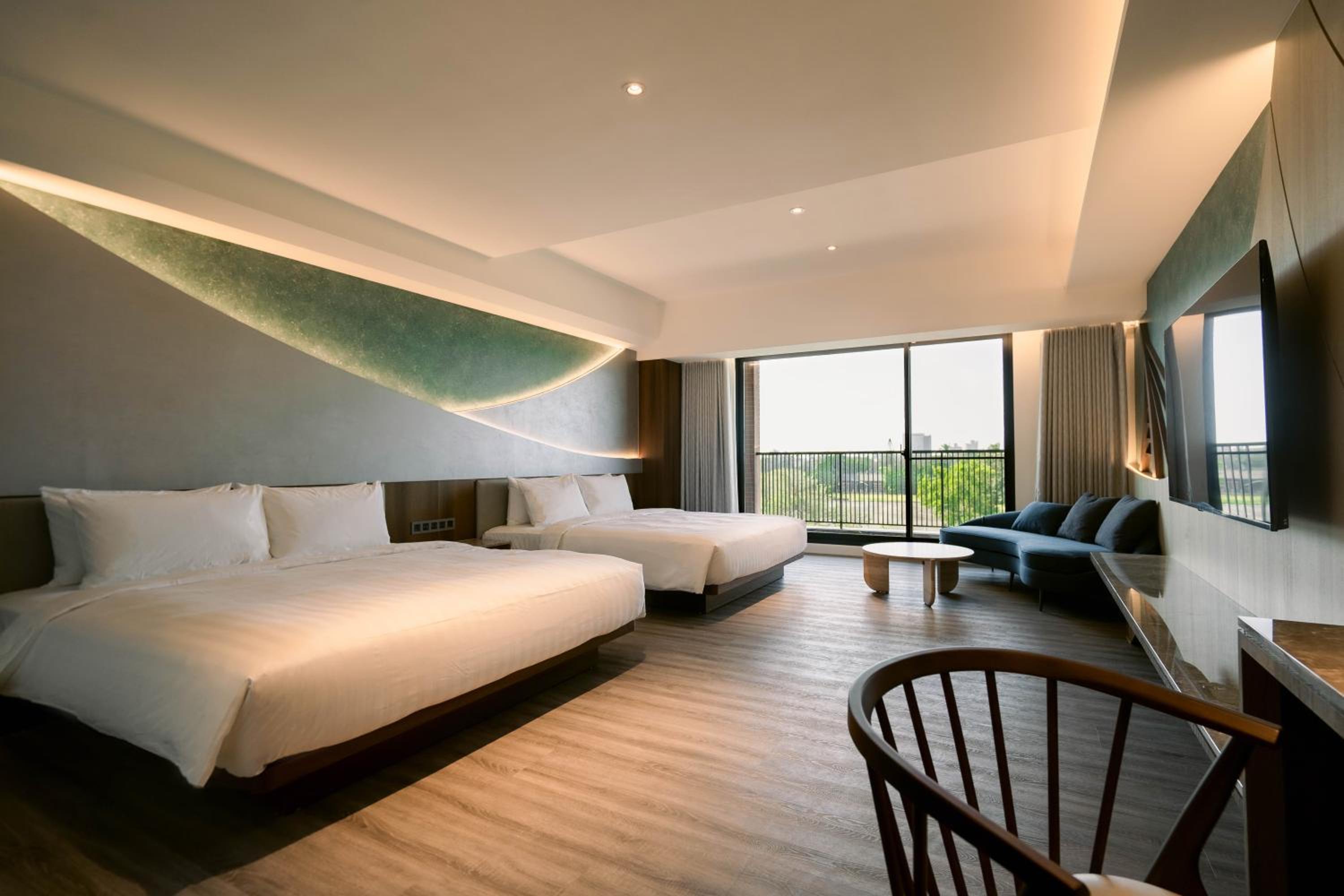 Quadruple Room with Balcony photo 3