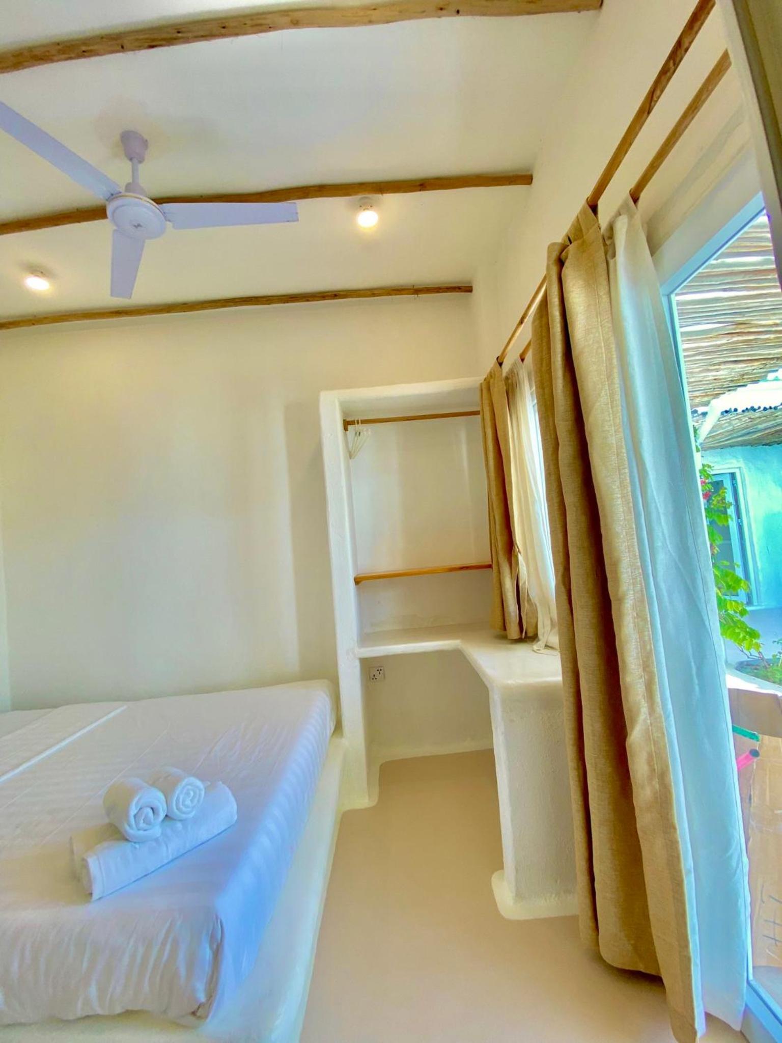 Deluxe Double Room with Sea View photo 3