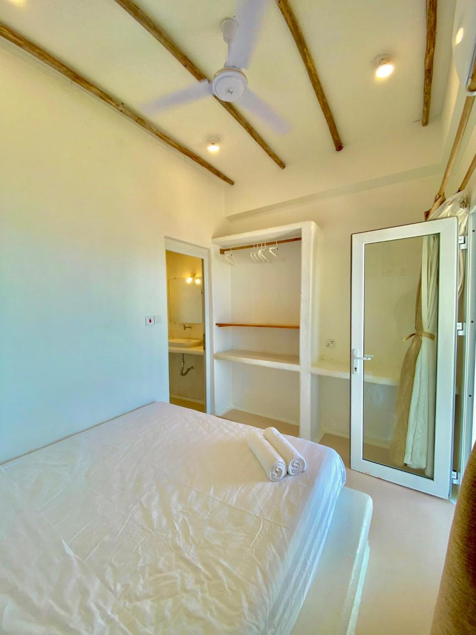 Deluxe Double Room with Sea View photo 2