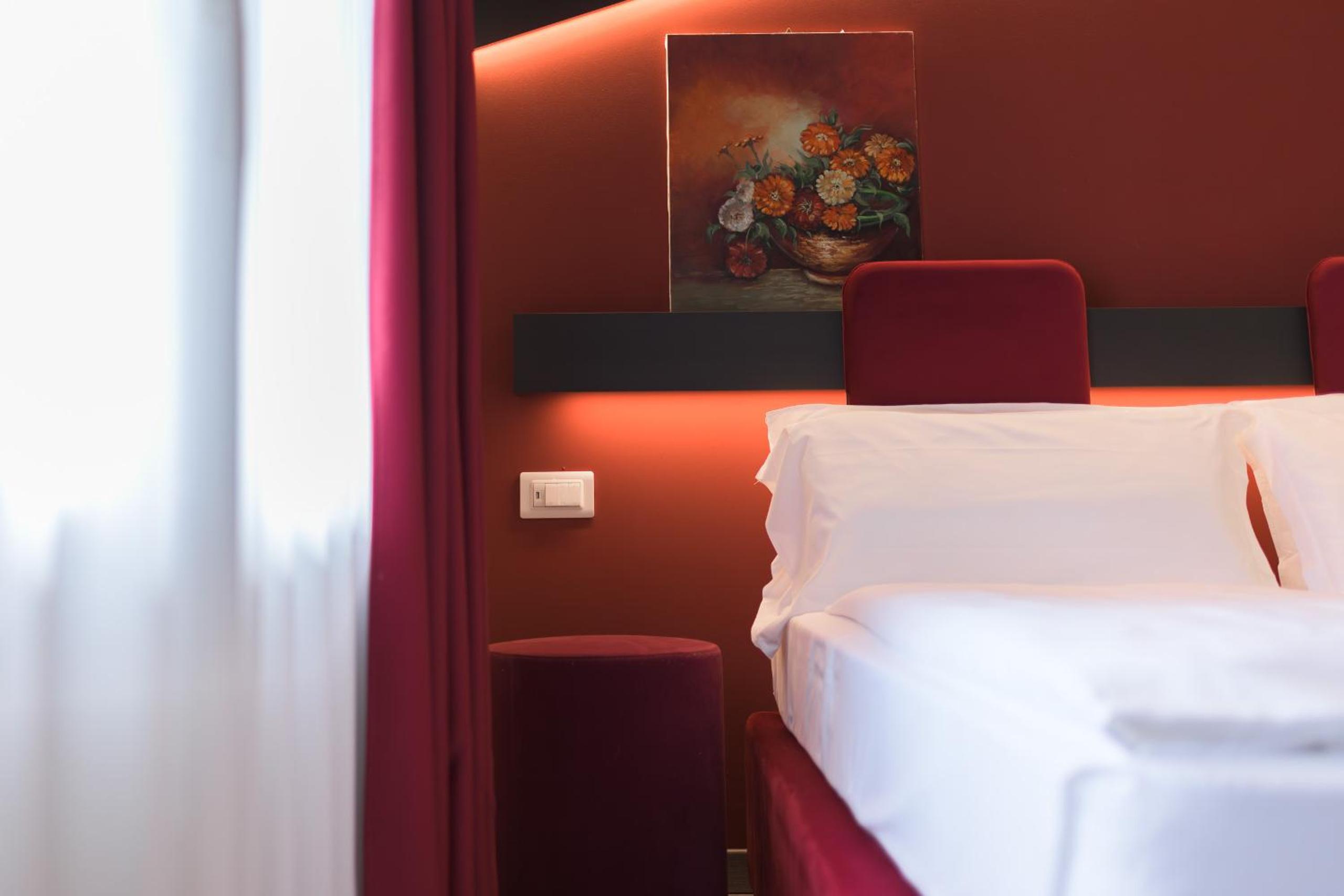 Double or Twin Room - Photo 2