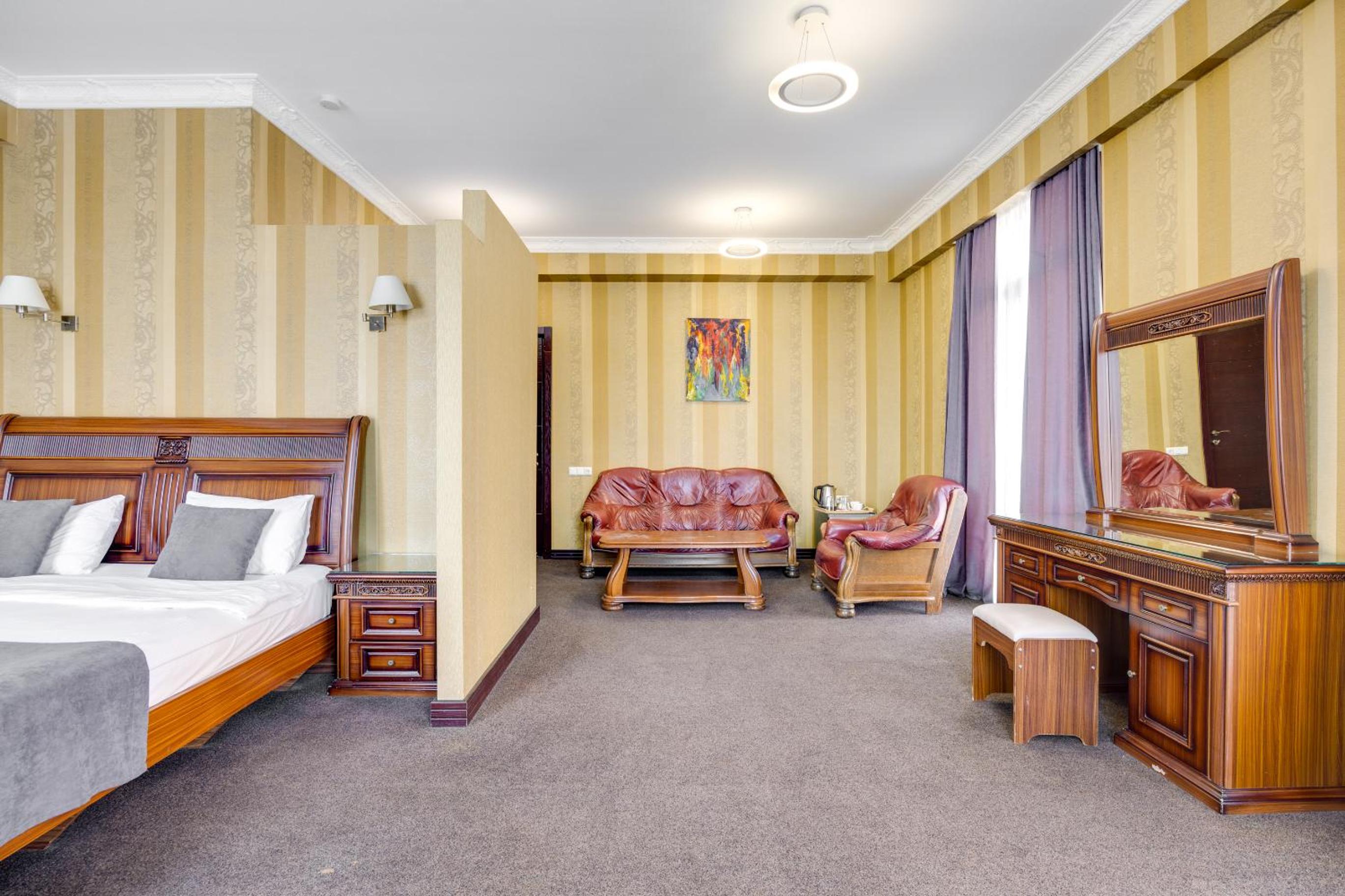 Deluxe King Room
