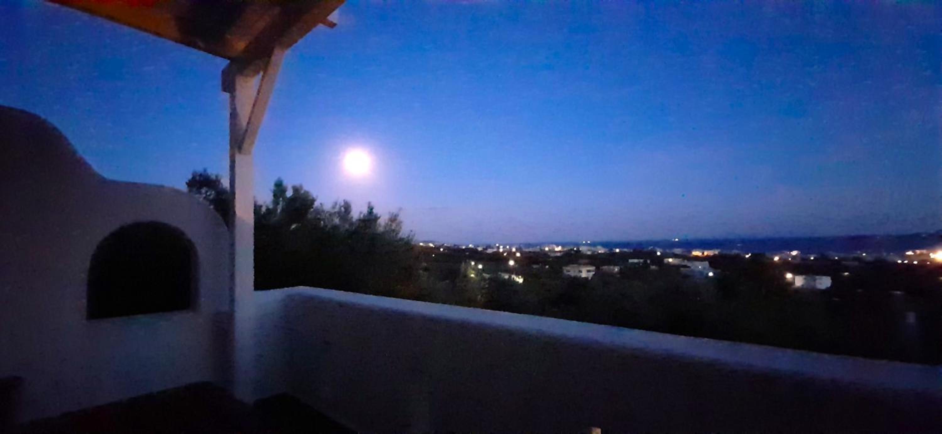 Villa with Sea View - Photo 18