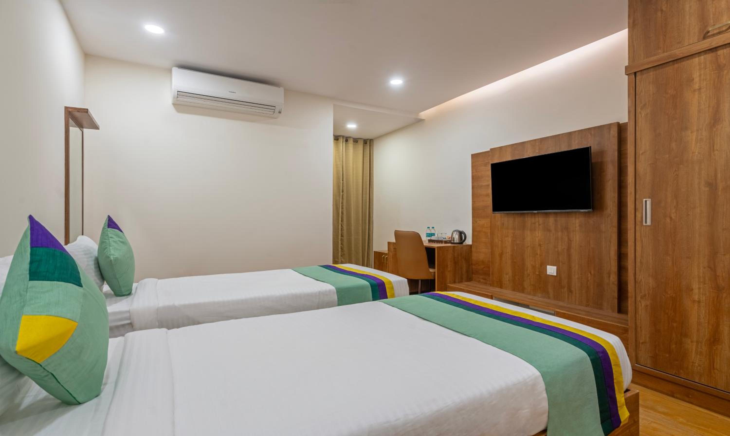 Deluxe Room With City View photo 3
