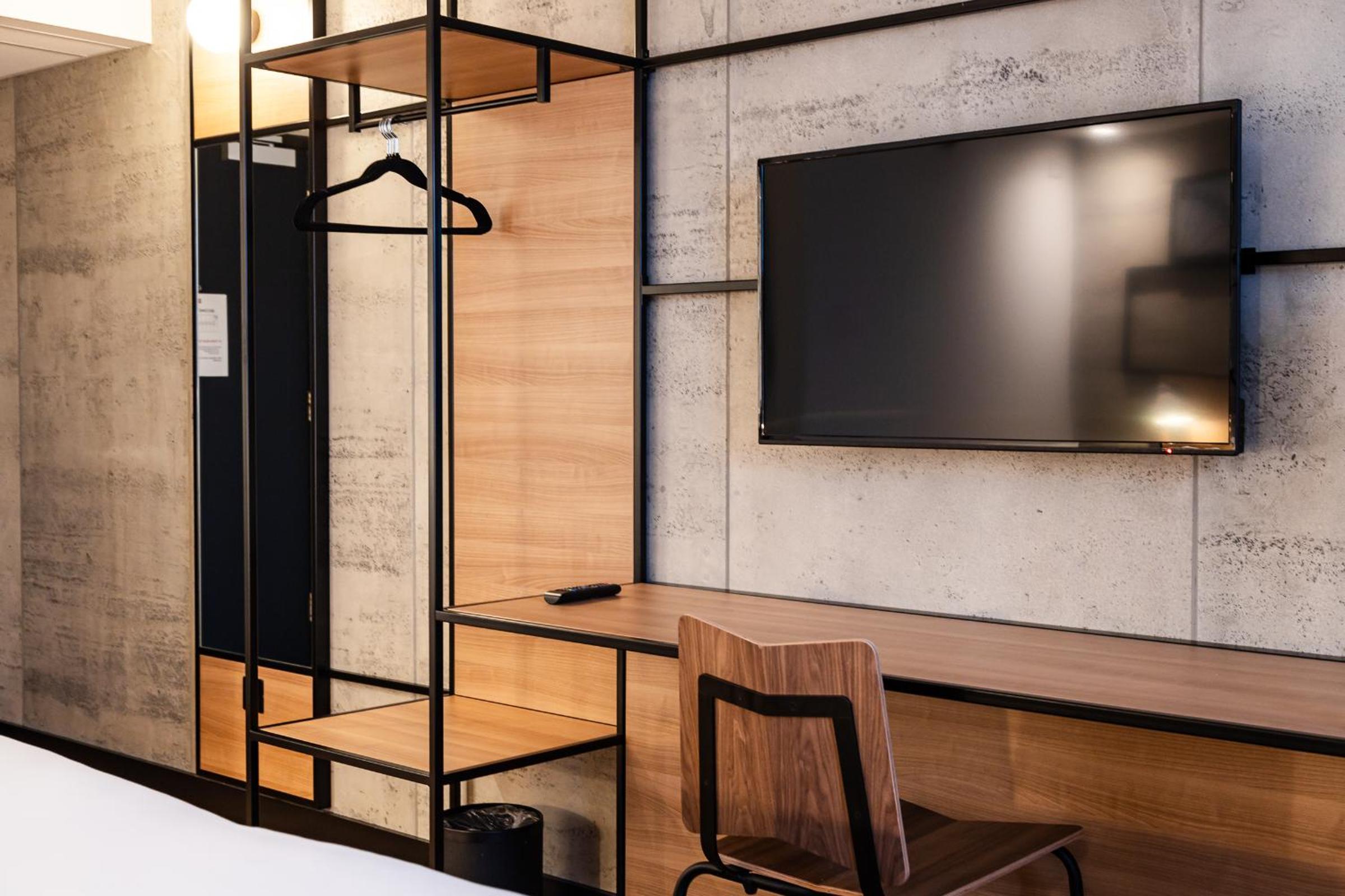 Standard Twin Room - Photo 13
