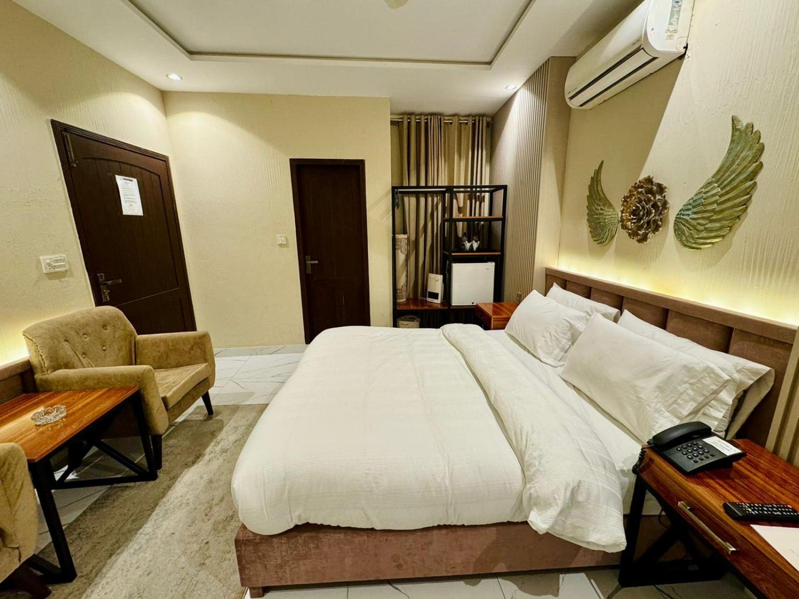 Deluxe Double Room photo 2