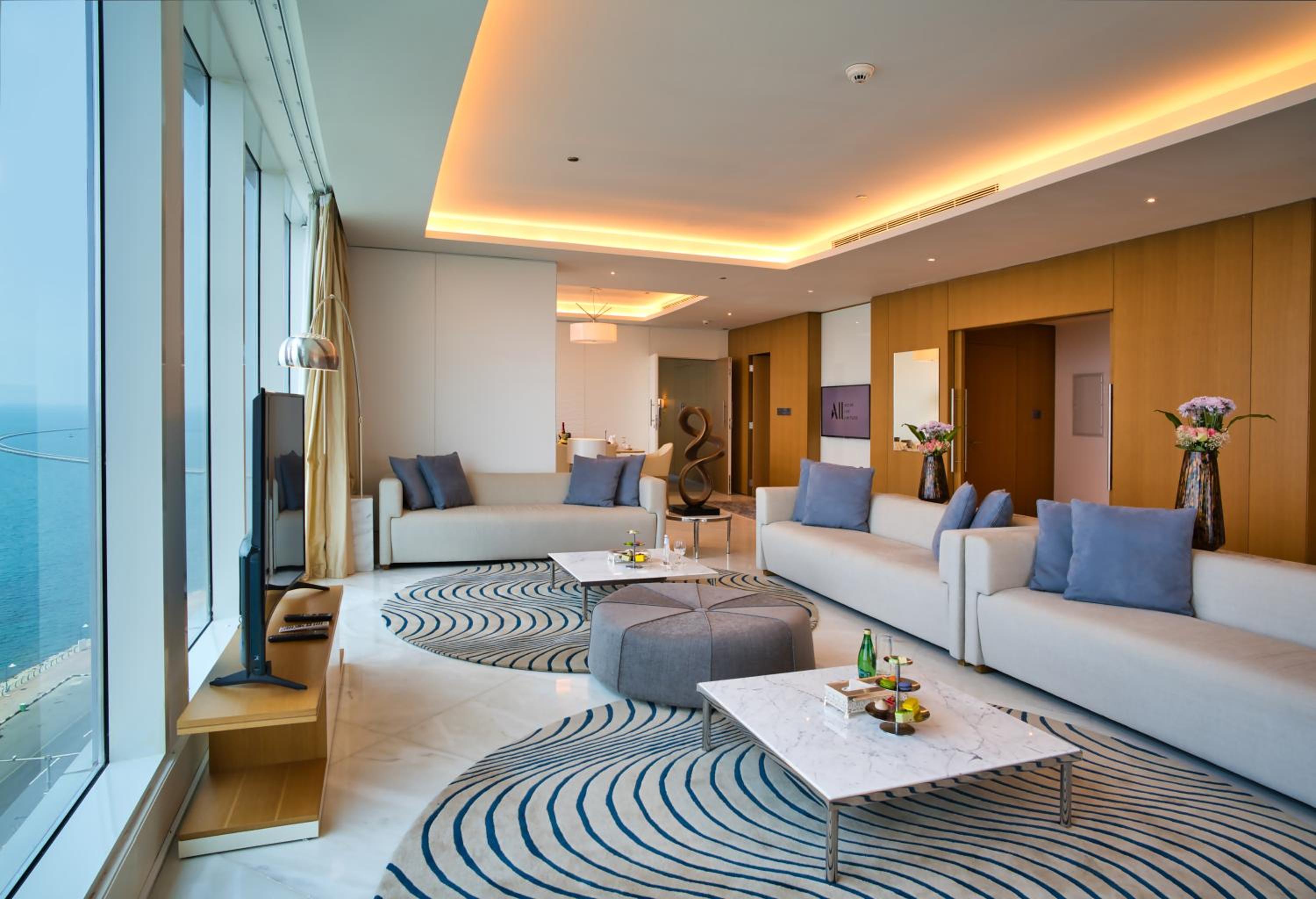 Royal Suite Red with Sea View