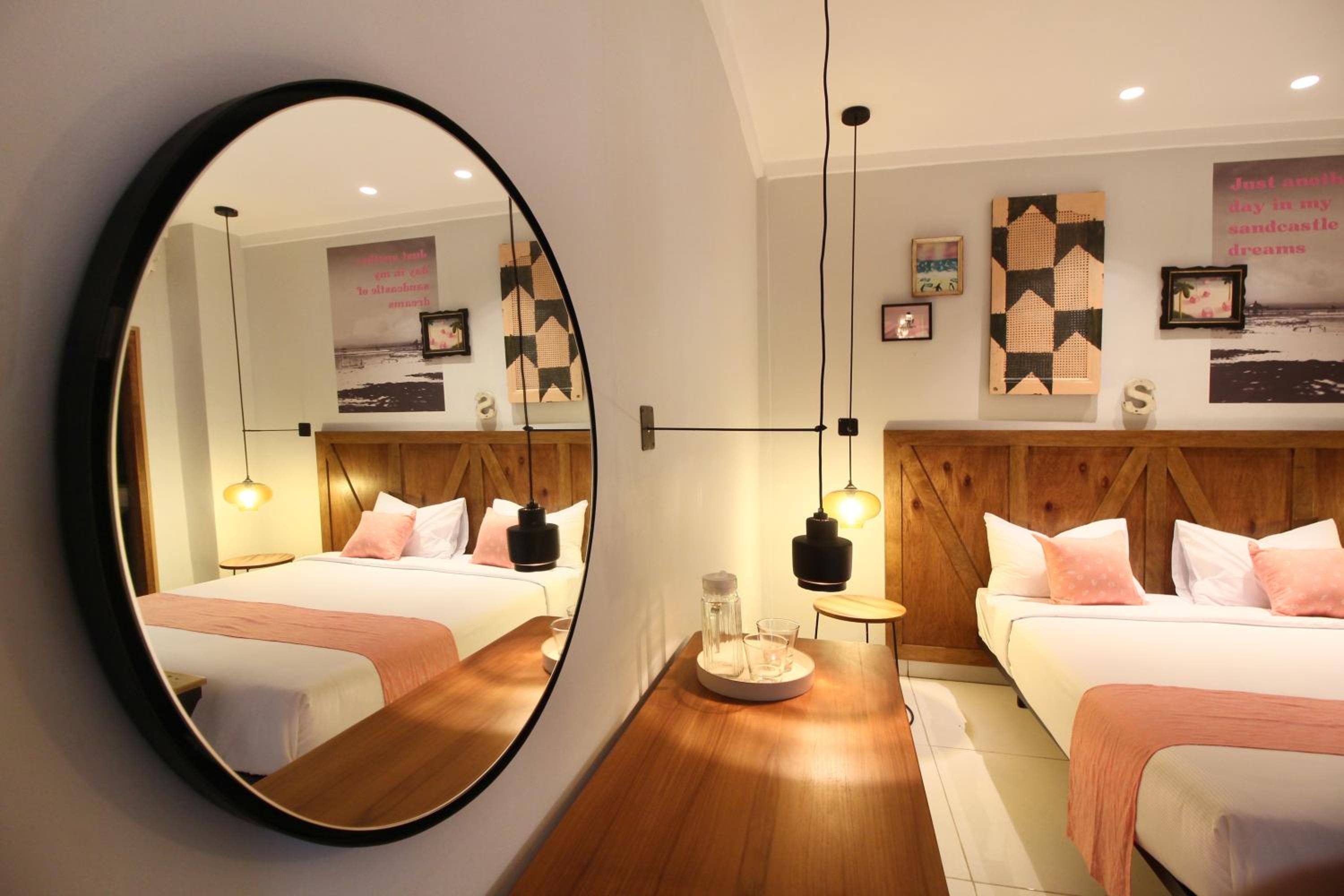 Deluxe Room - Photo 8