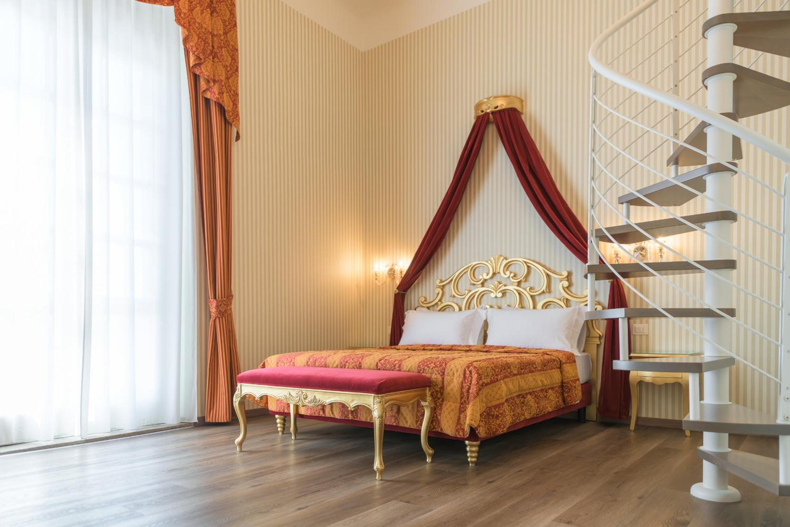 Deluxe Room - Photo 1