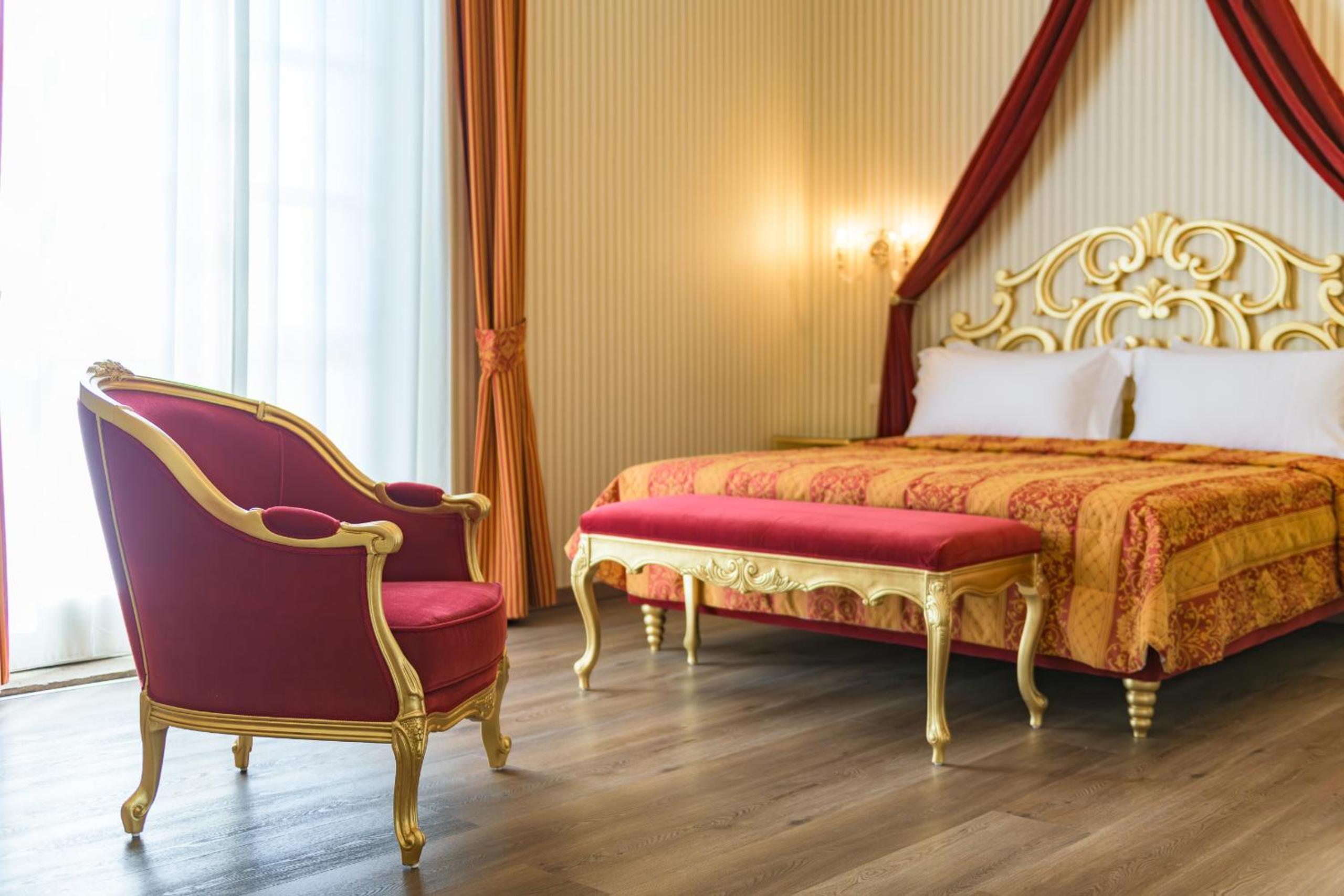 Deluxe Room - Photo 2