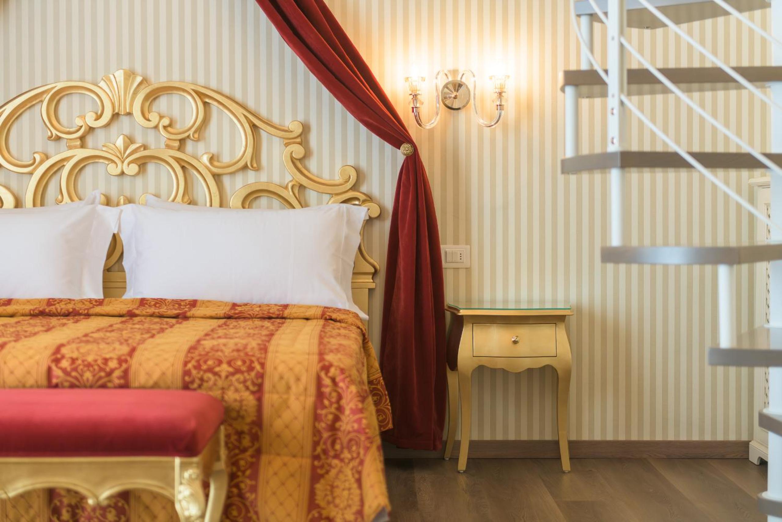 Deluxe Room - Photo 4