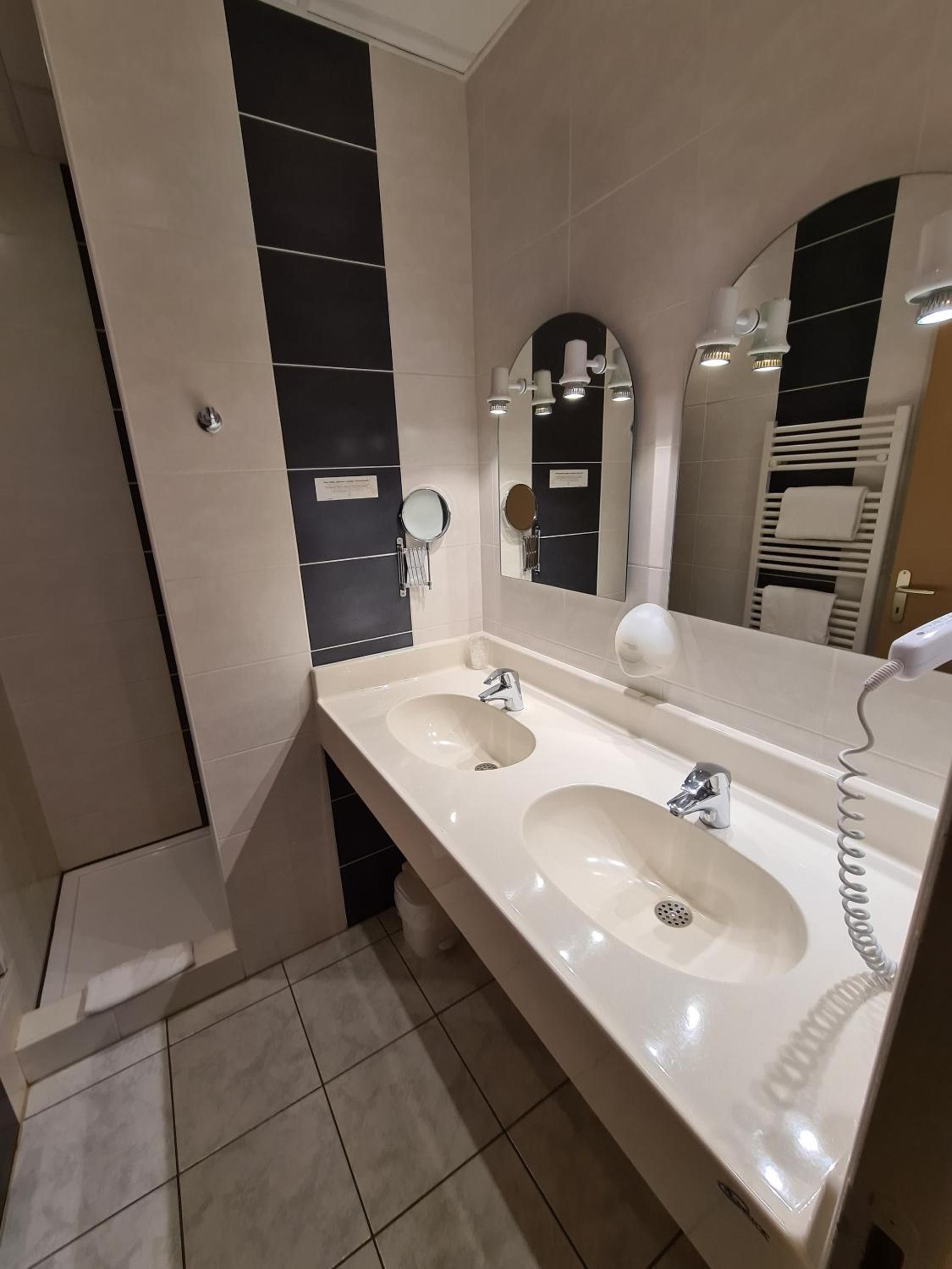 Classic Quadruple Room - Photo 2