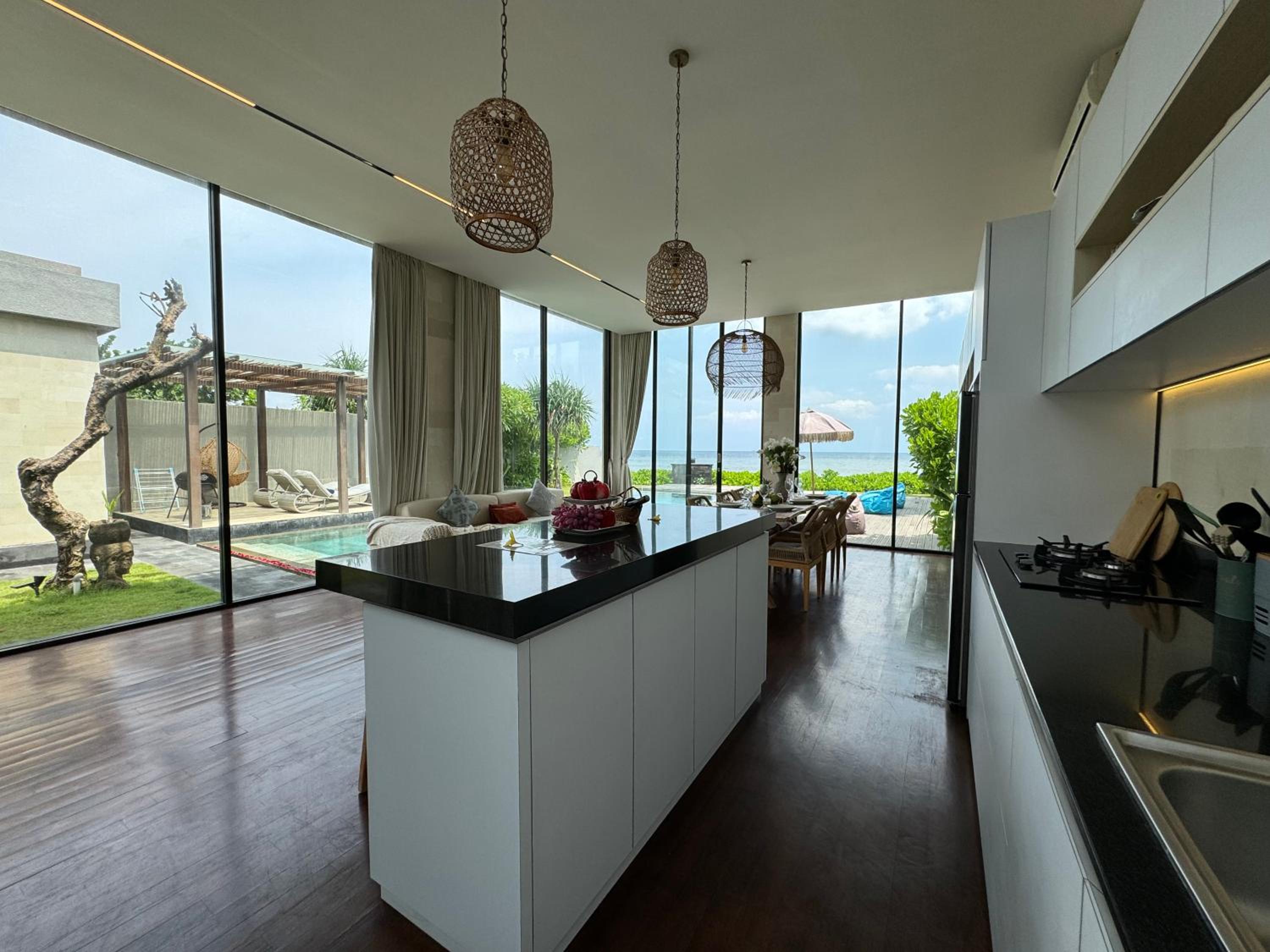 Three Bedroom Beach Front - Photo 9