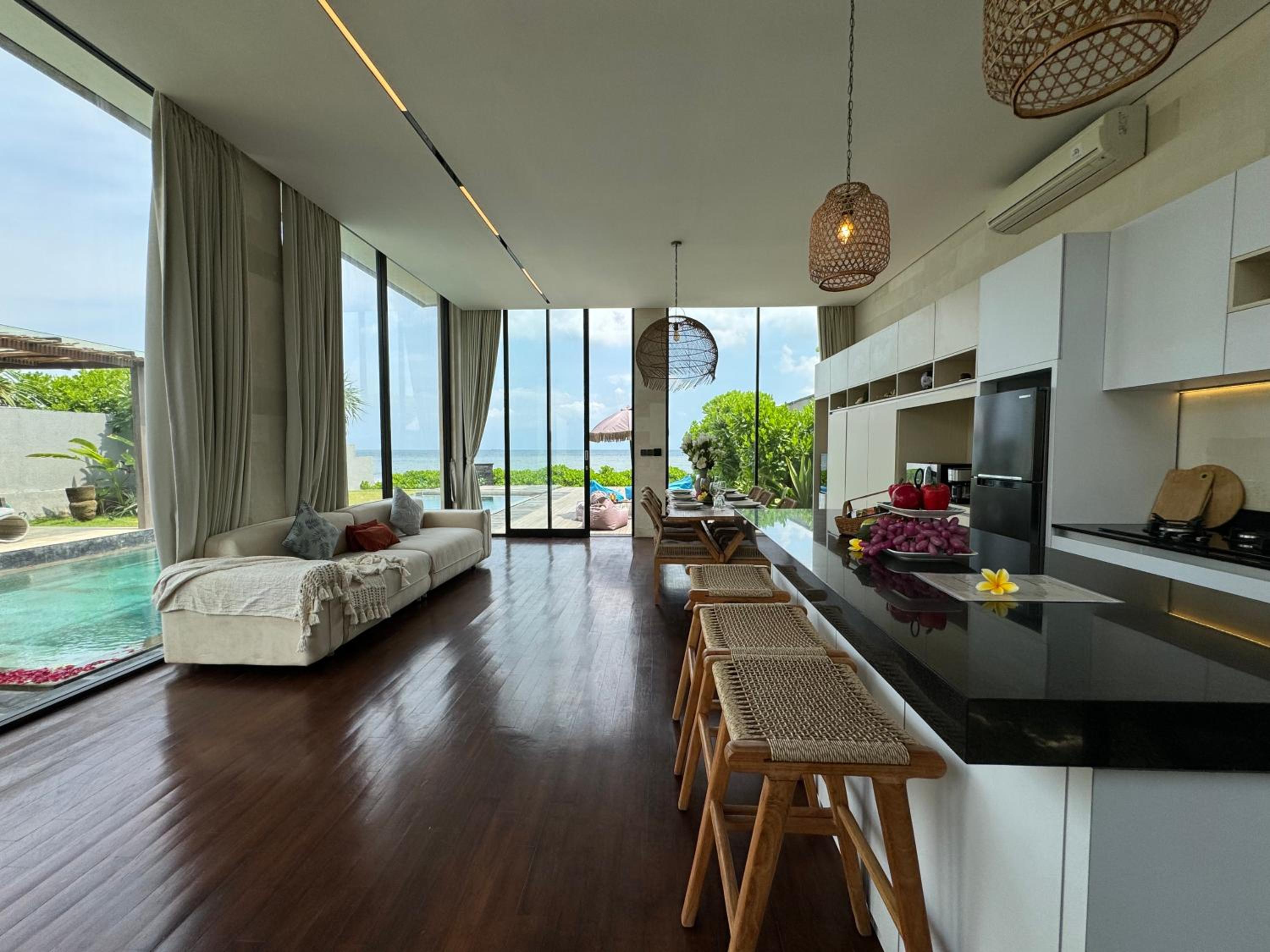 Three Bedroom Beach Front - Photo 8