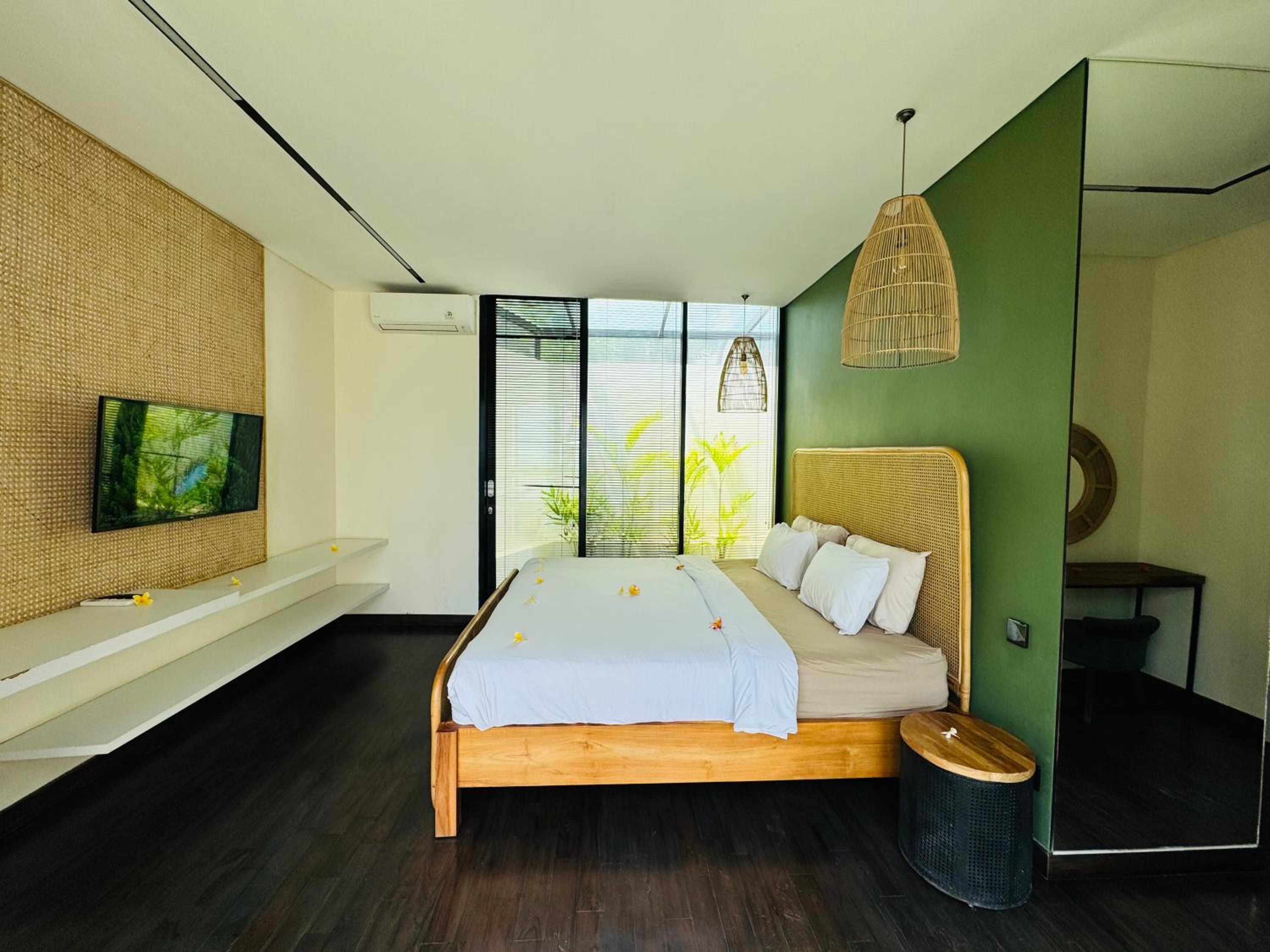 Three Bedroom Beach Front - Photo 6
