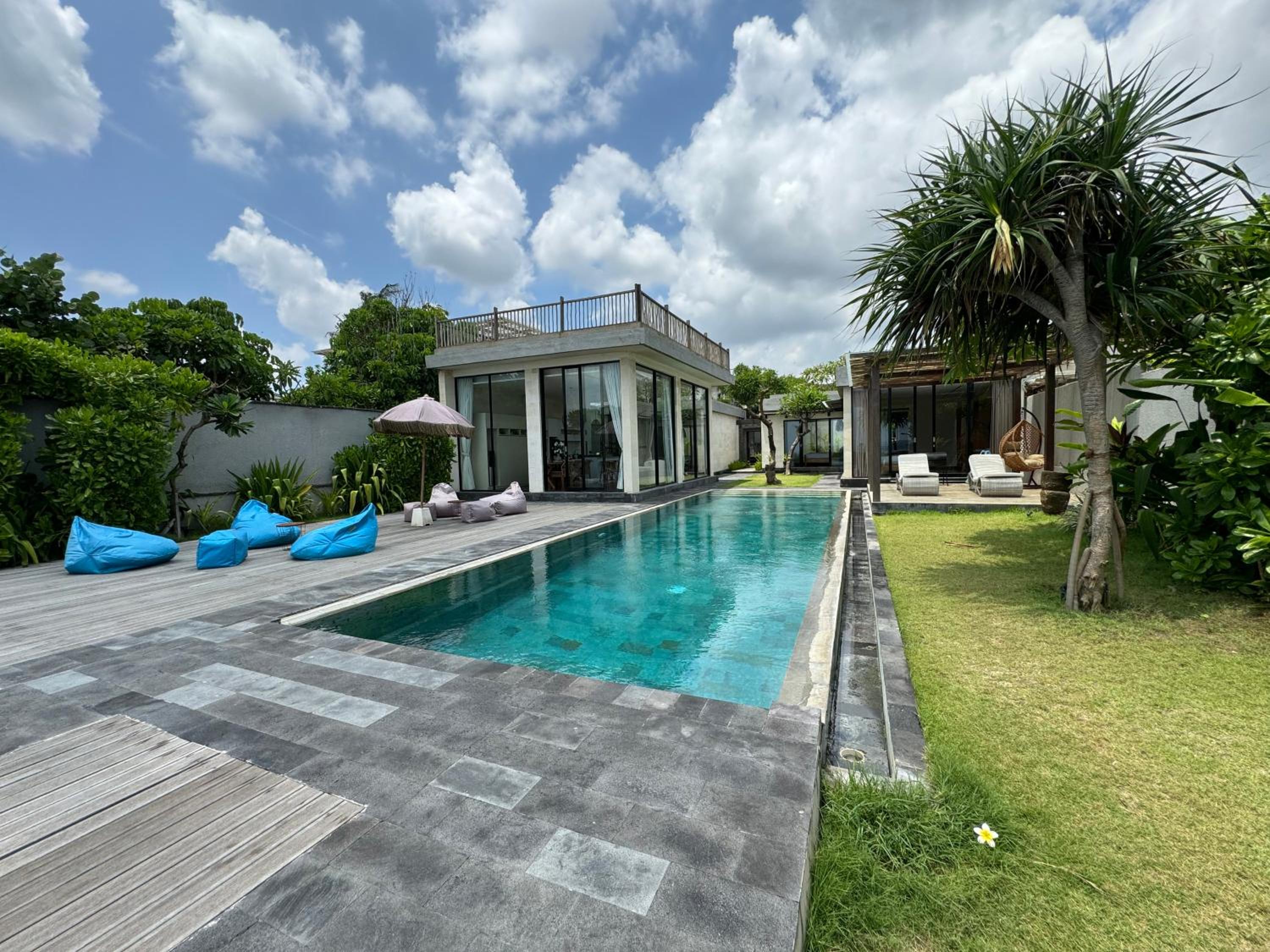 Three Bedroom Beach Front - Photo 25