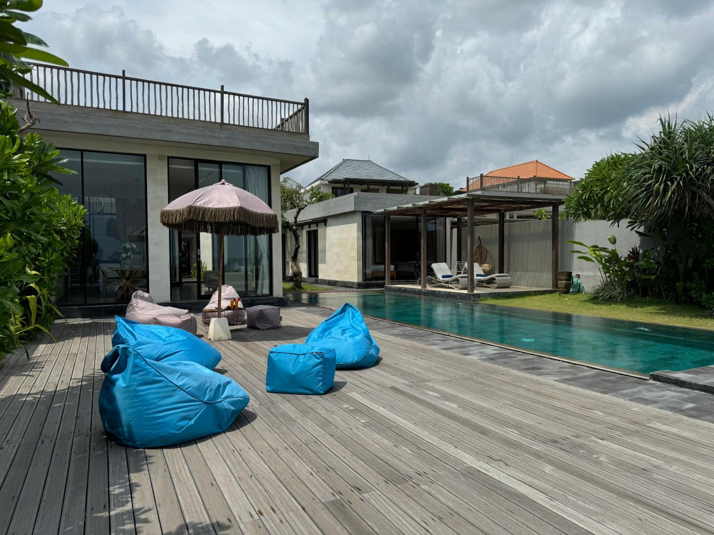 Three Bedroom Beach Front - Photo 38