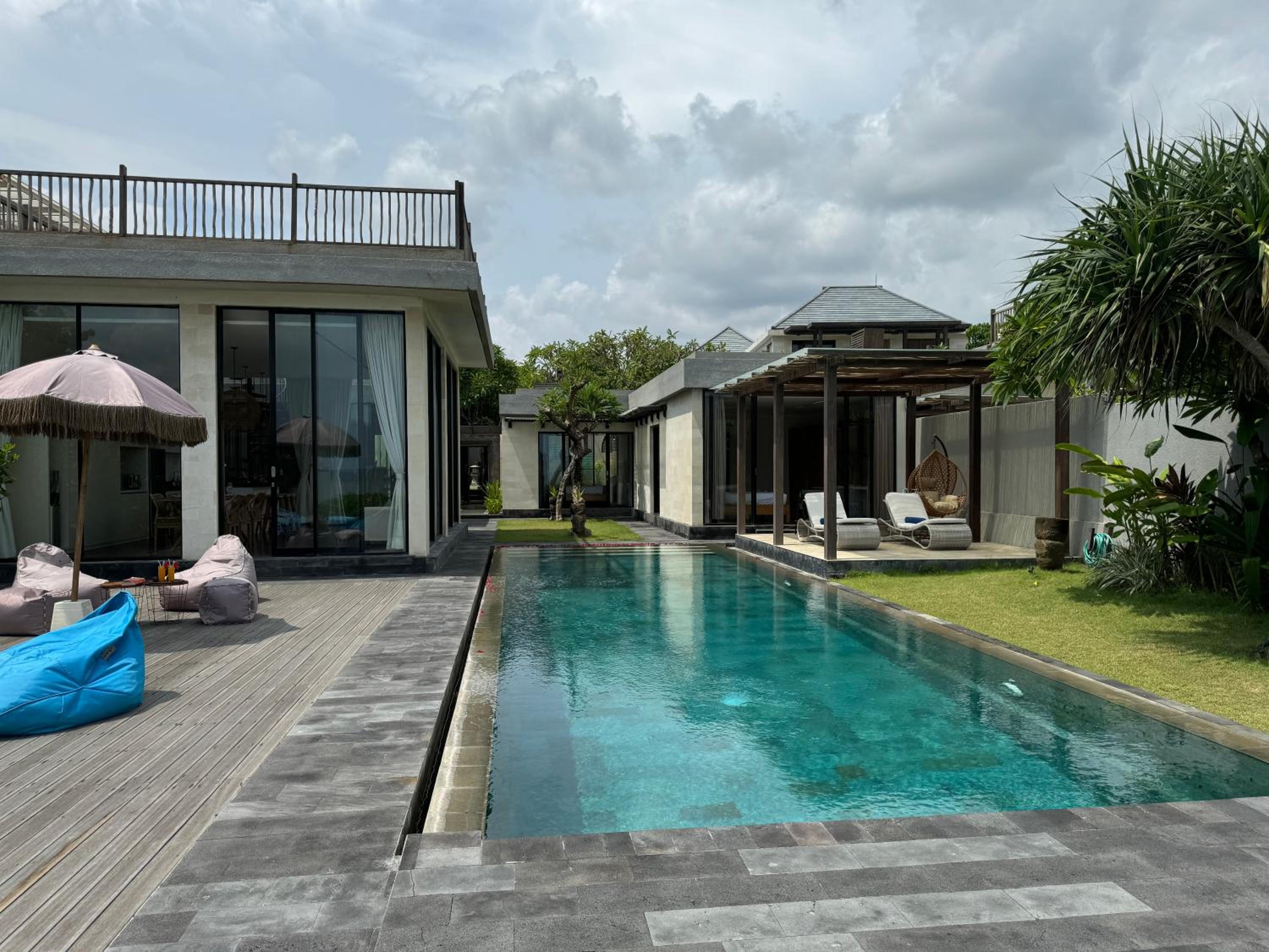 Three Bedroom Beach Front - Photo 20